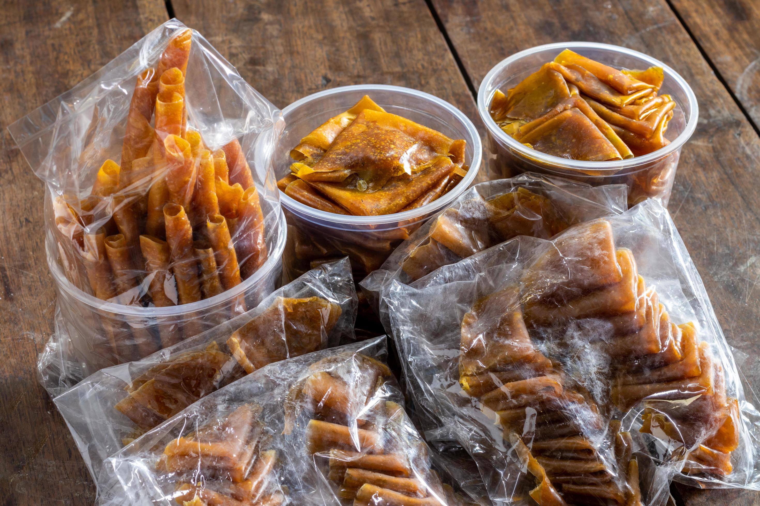 Mango preserves many foods in a clear plastic bag. Stock Free