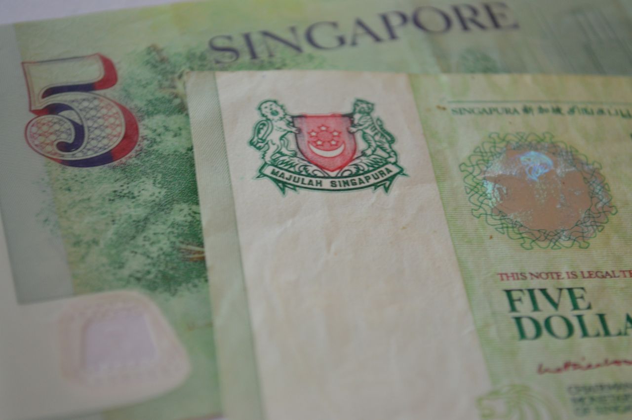 Singapore Five Dollars Stock Free