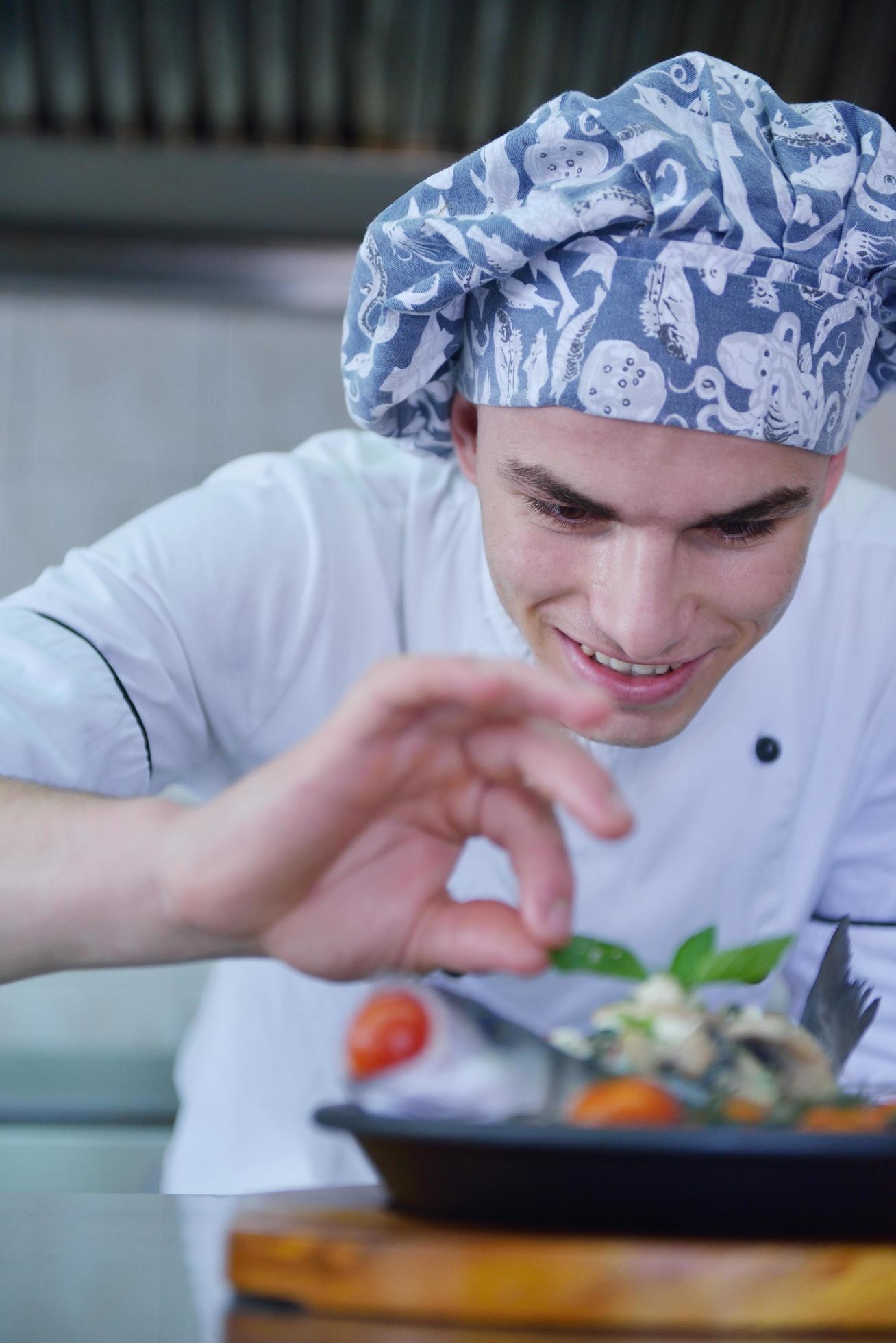 chef preparing food Stock Free