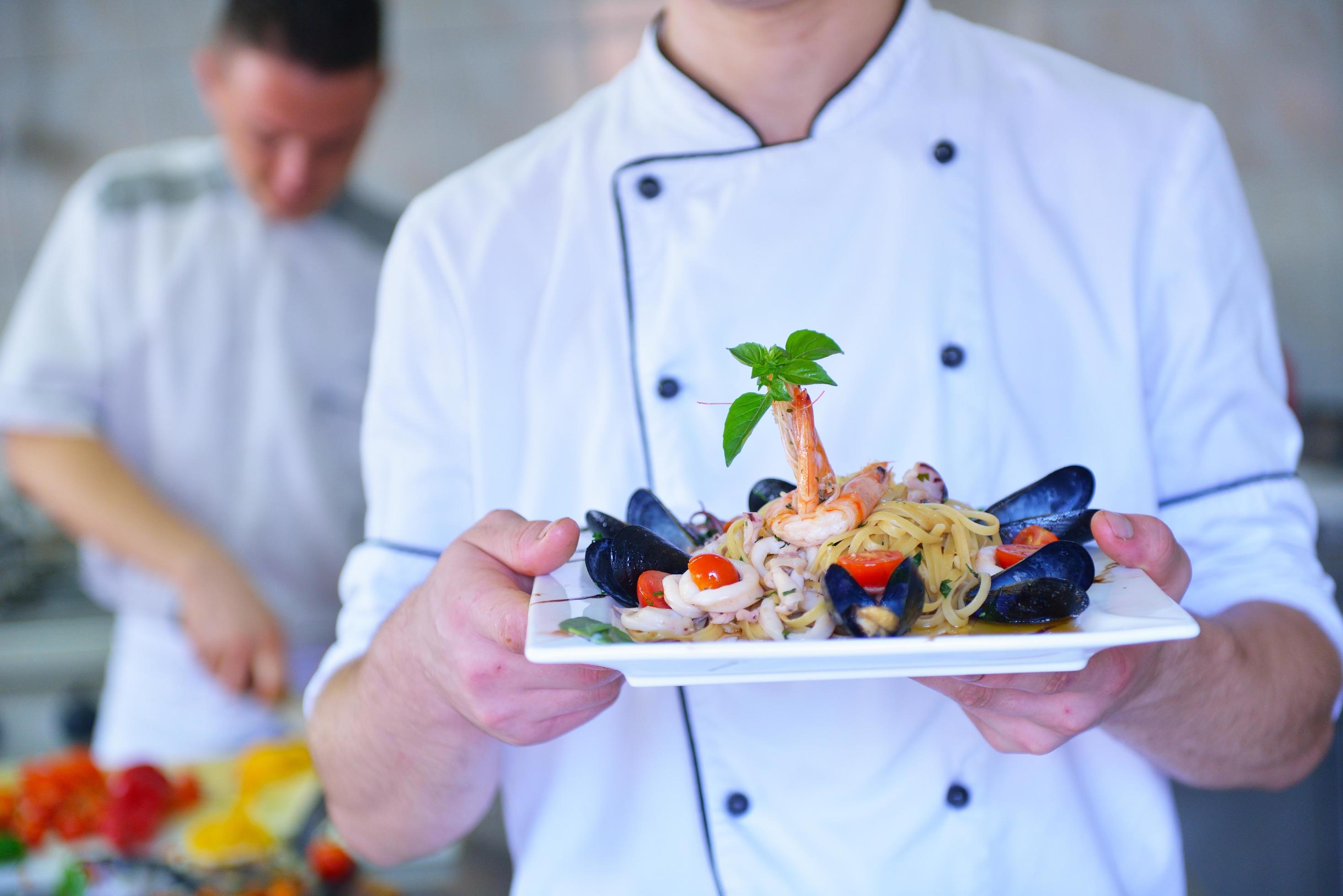 Chef preparing food Stock Free