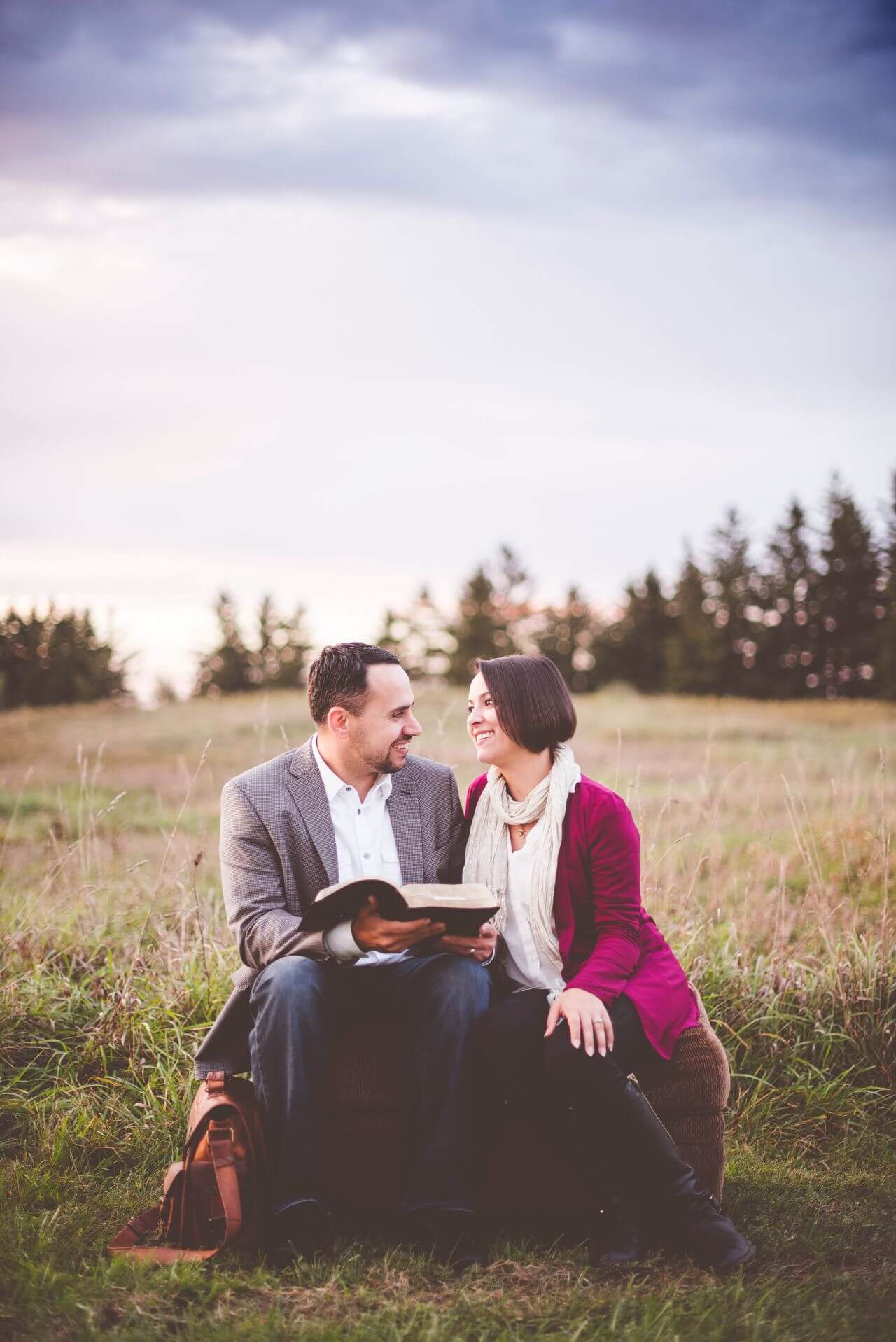 Couple Love Reading Park Stock Free