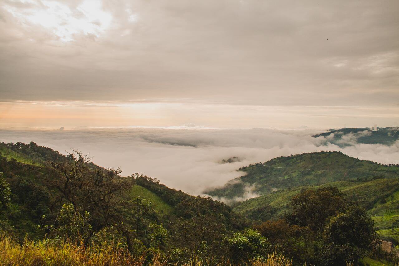 Beautiful Cloudy Mountain View Stock Free