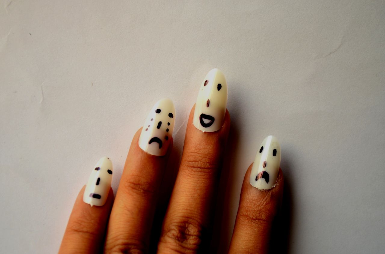 Different Smileys On Nails Stock Free