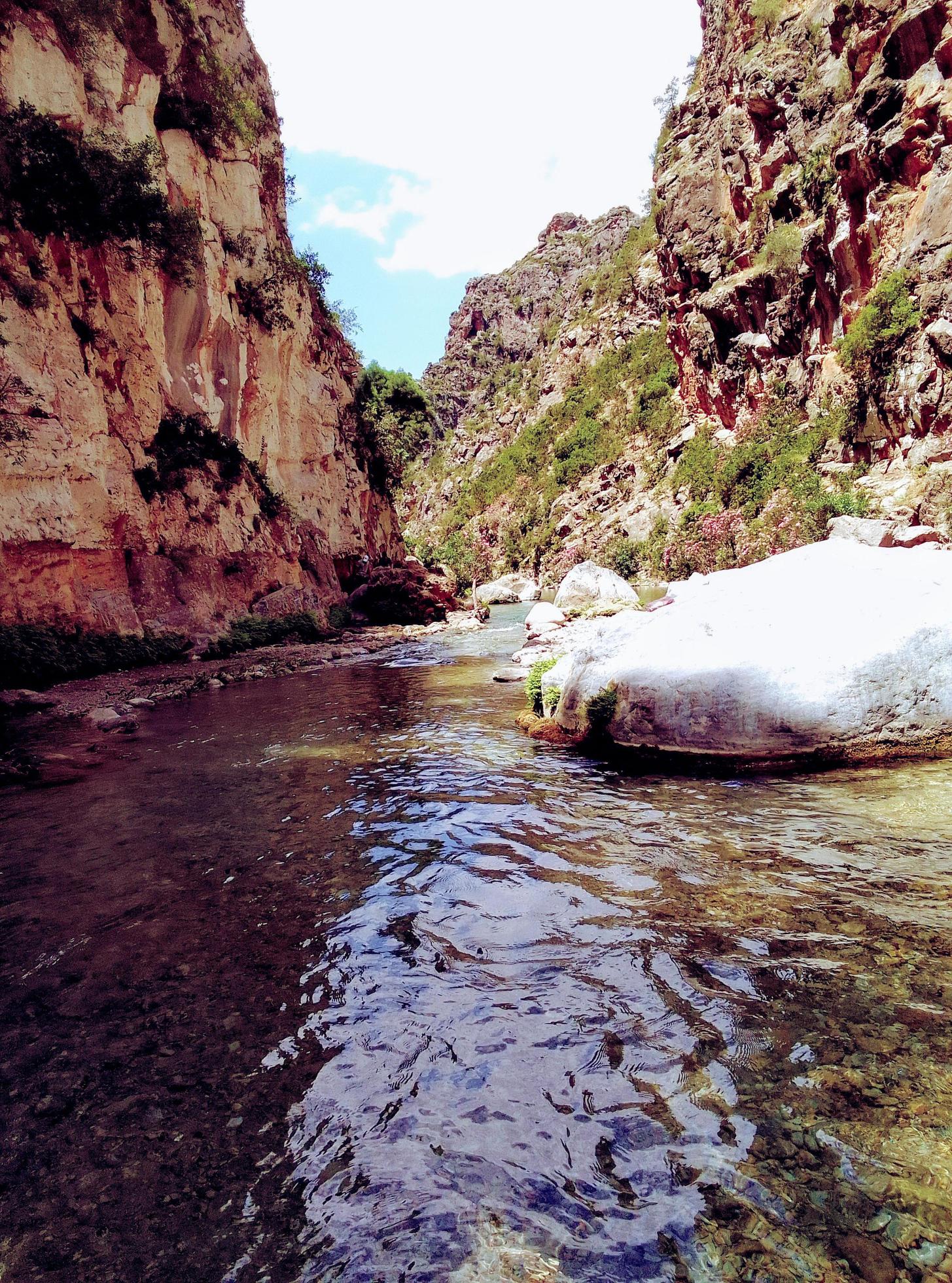 Discover the stunning beauty of Valley El Kannar in Chefchaouen, Morocco a journey into the heart of nature tranquil and majestic landscapes Stock Free