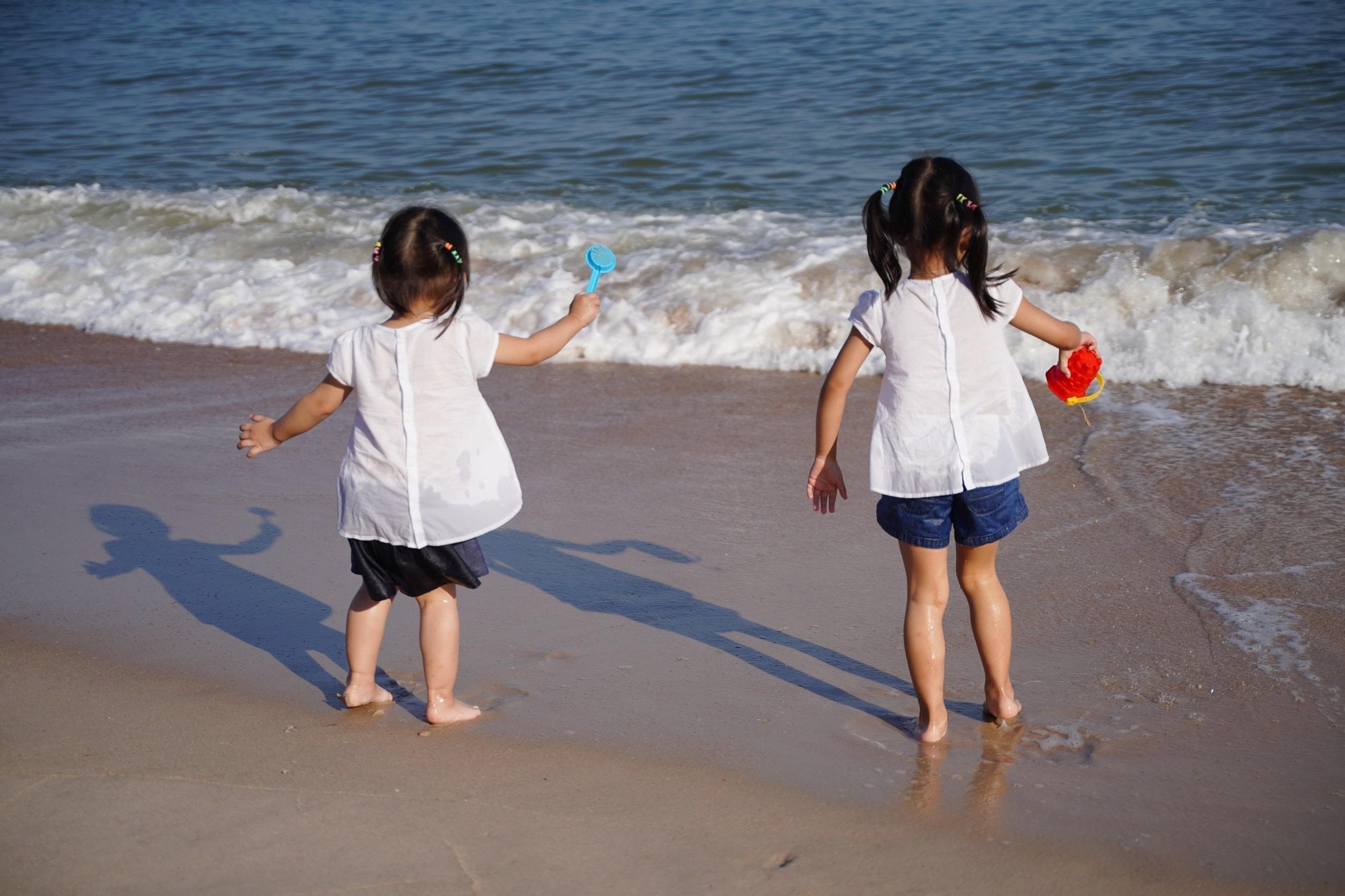 happy family on the beach Stock Free