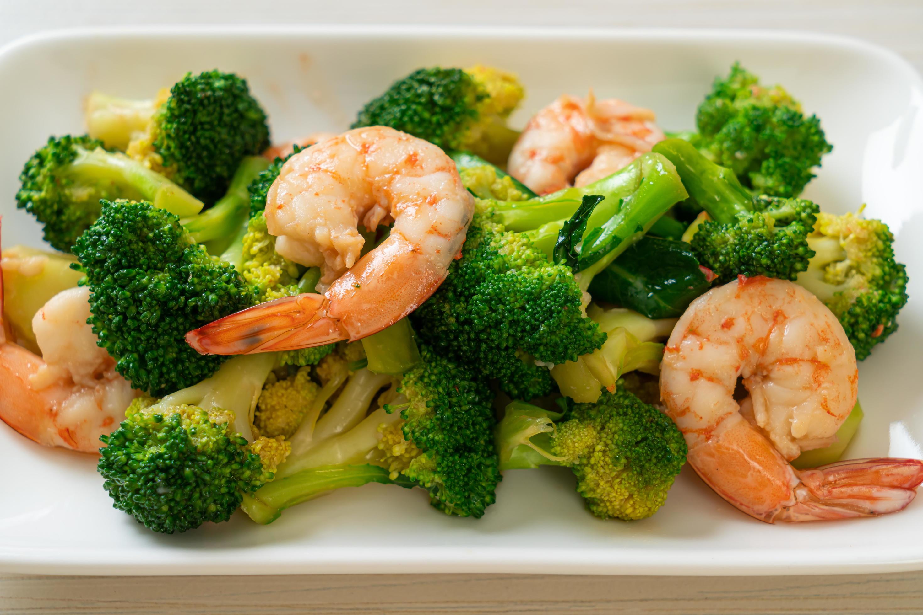 Stir-fried broccoli with shrimp – homemade food style Stock Free