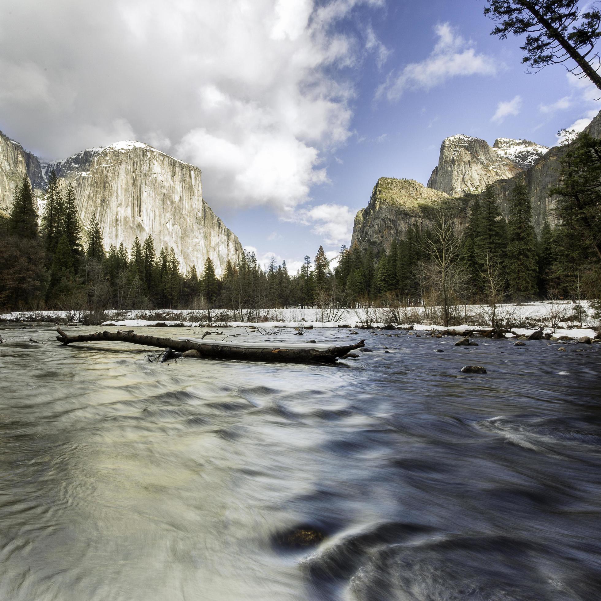 Long exposure riverscape in Yosemite Valley Stock Free