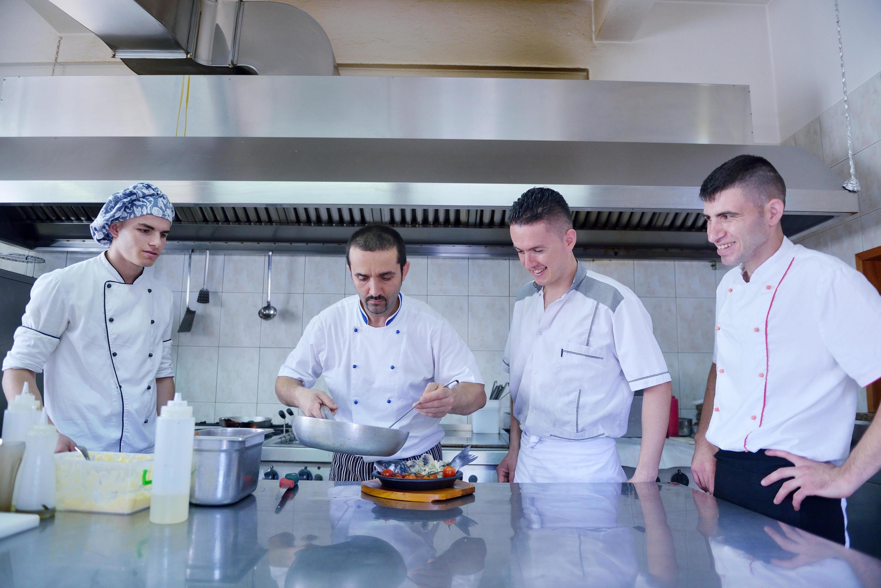 chef preparing food Stock Free