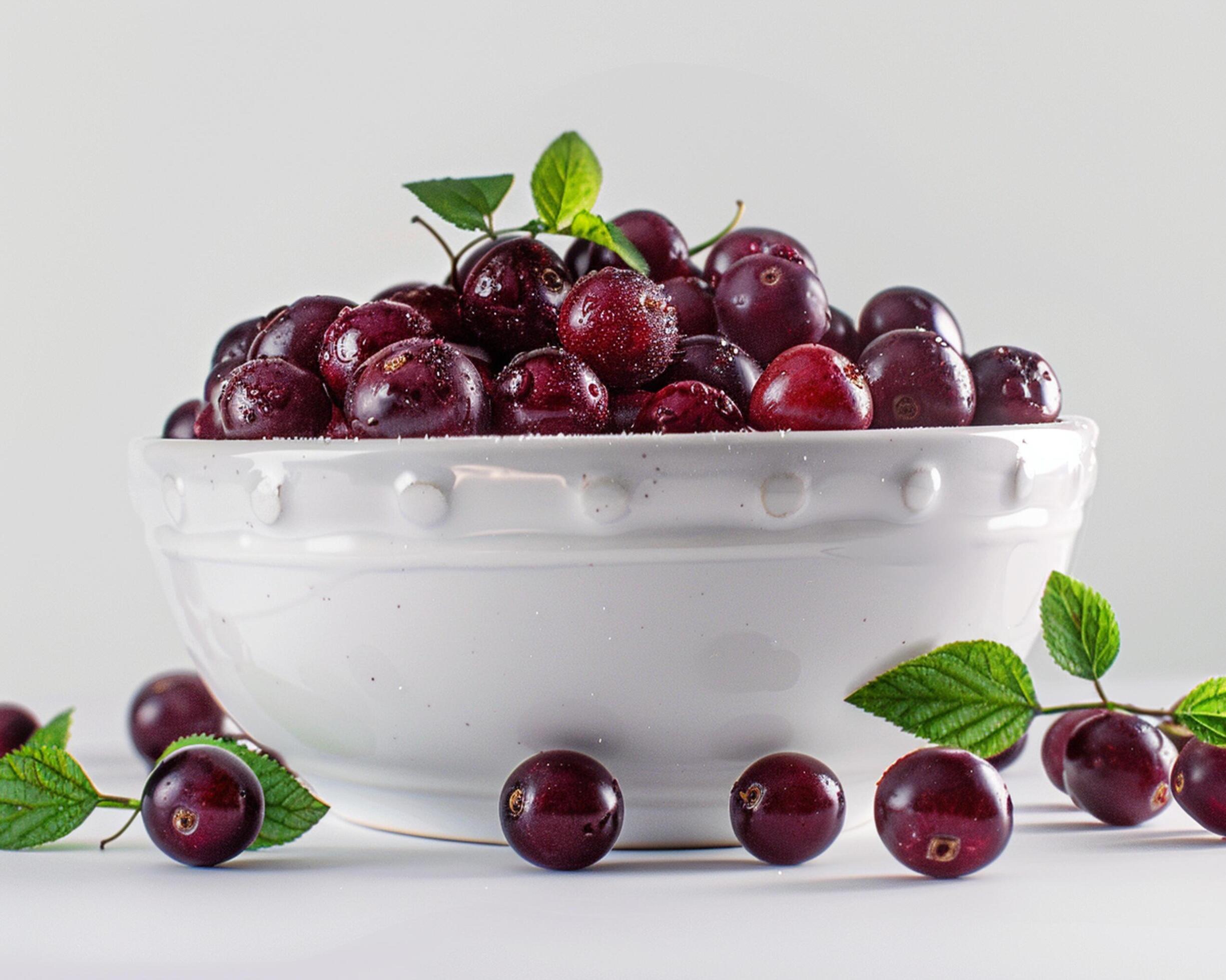 a bowl of cherries Stock Free