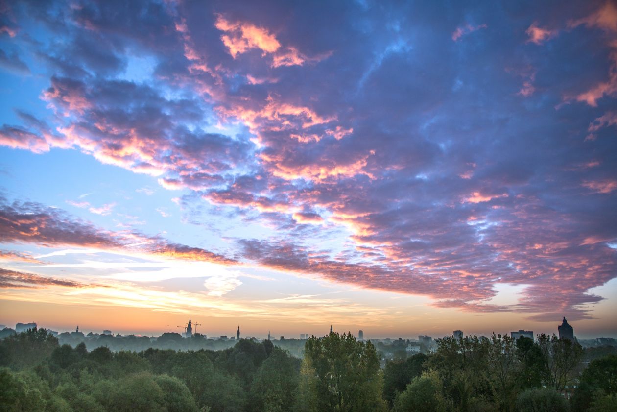 Beautiful pink clouds Stock Free