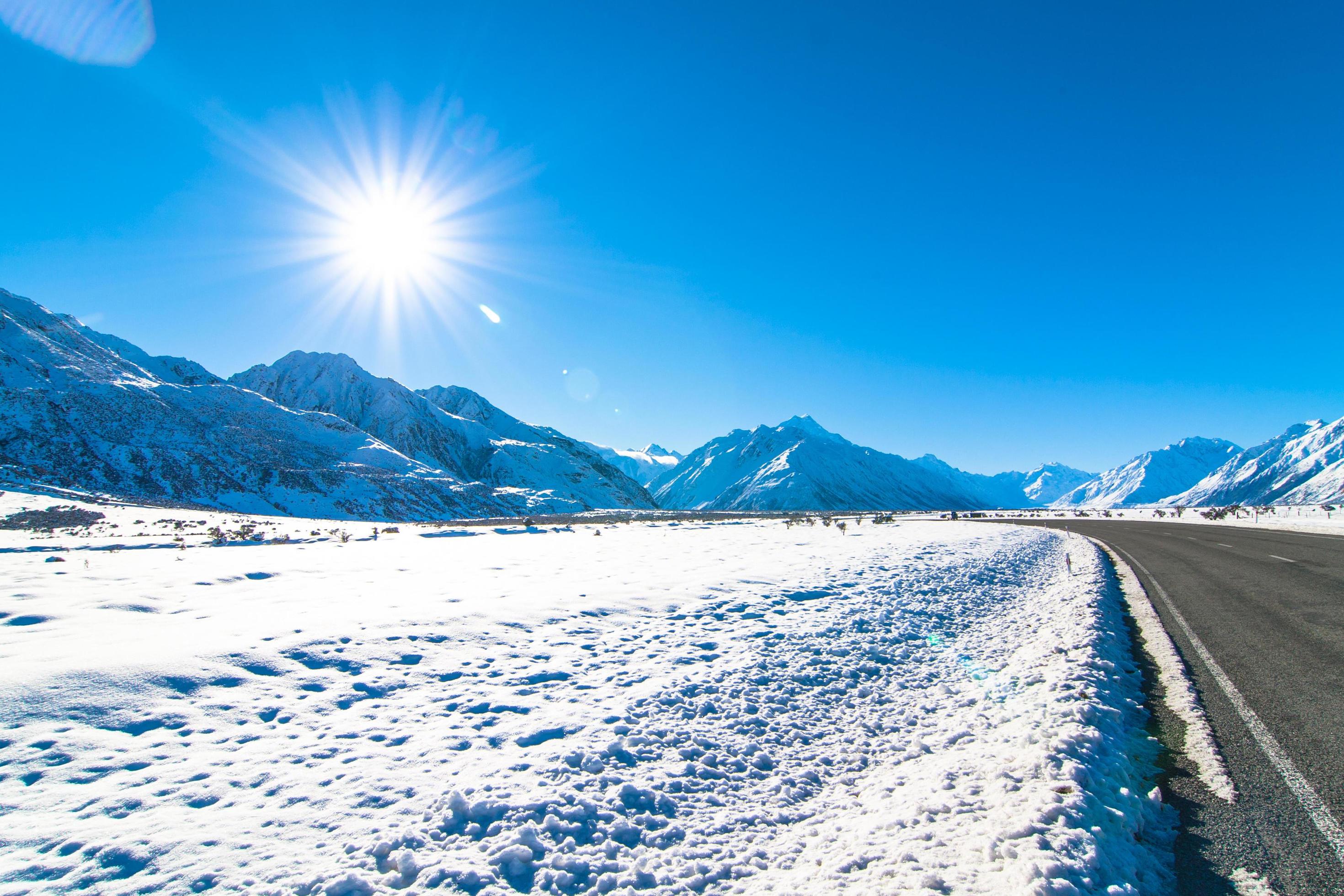 Mountains covered with snow Stock Free