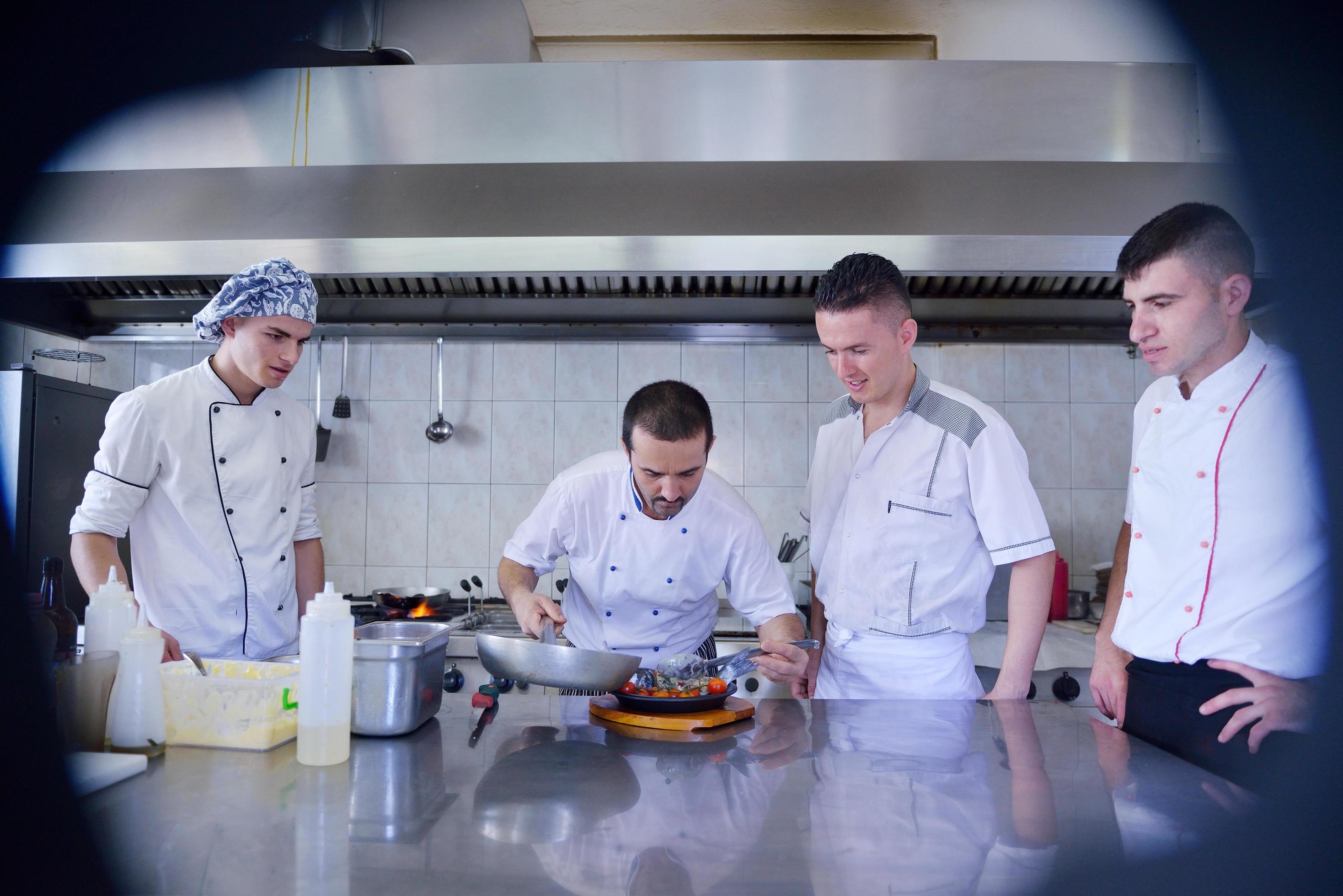 chef preparing food Stock Free