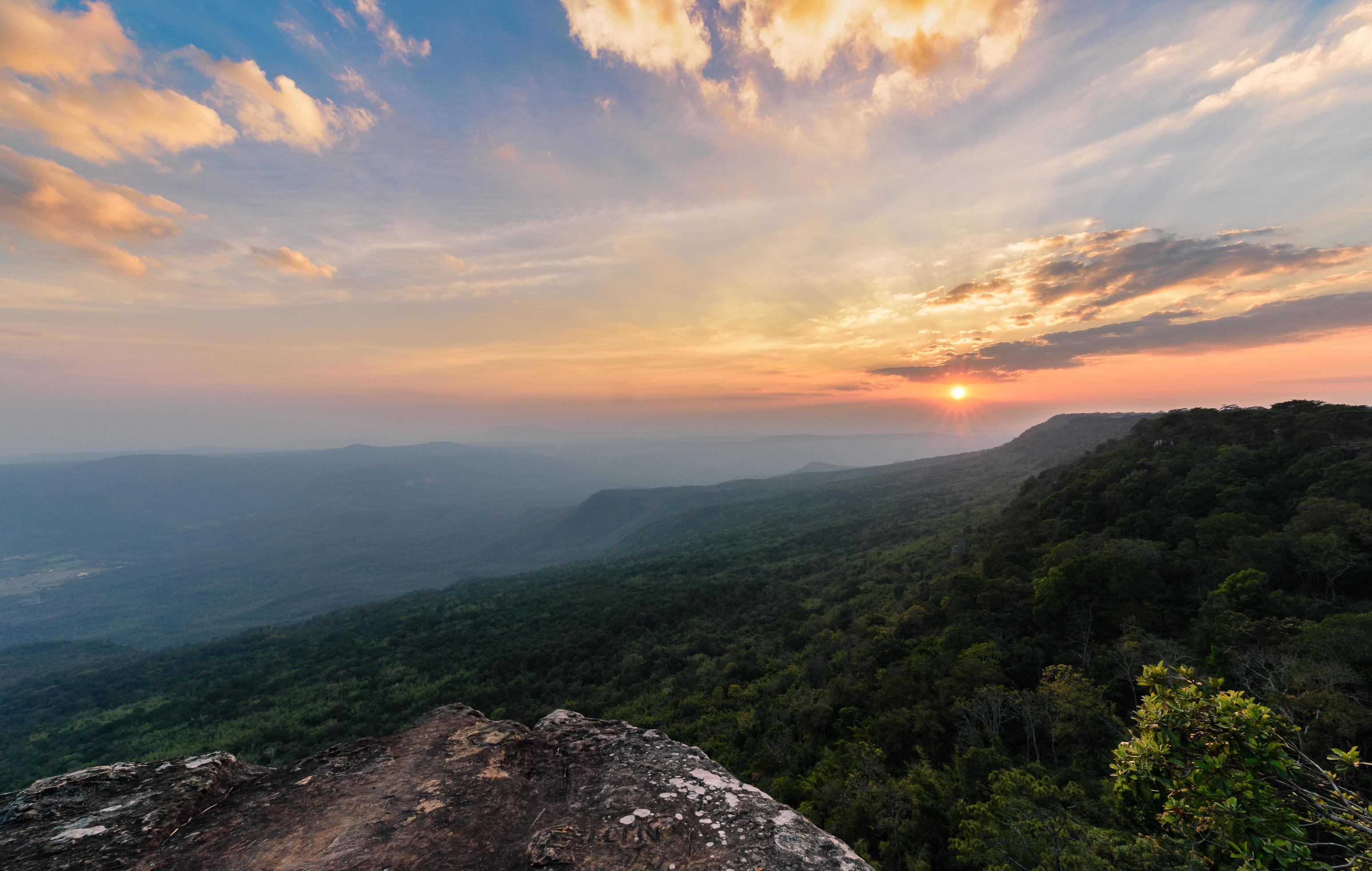 beautiful sky and sunset at Pha Mak Duk Cliff Stock Free