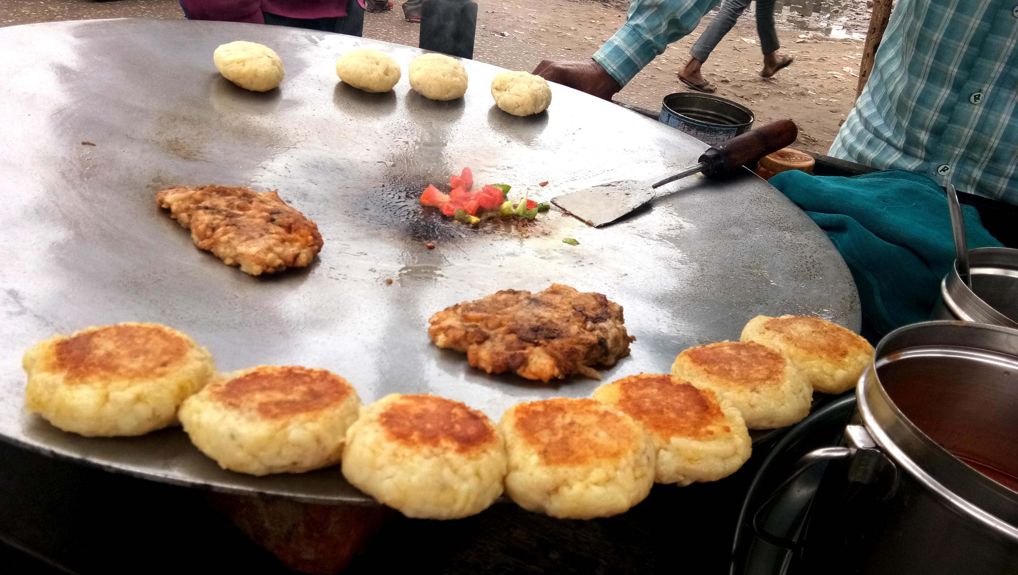 Aloo tikki fried potato cutlets, famous indian street food. Stock Free