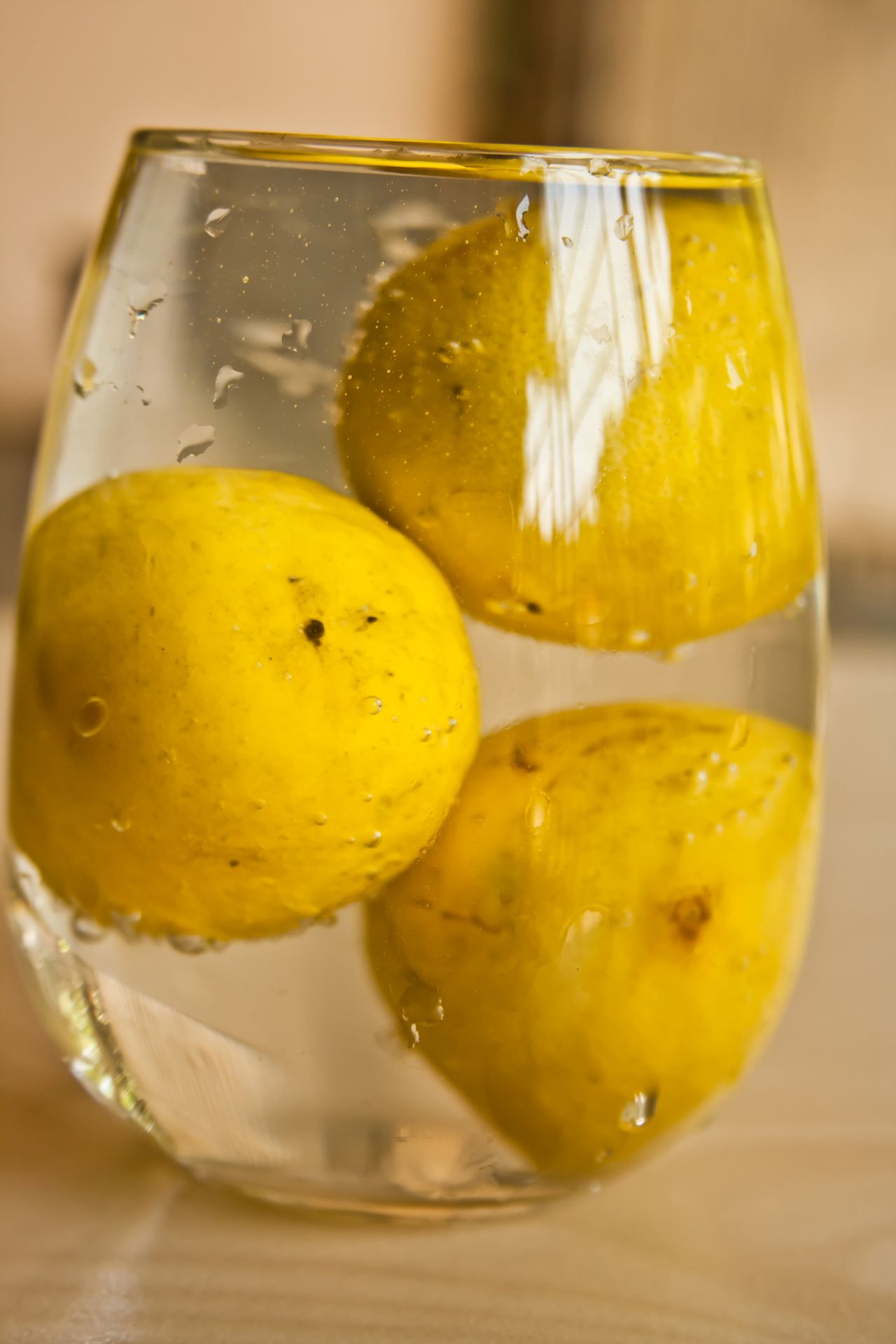 Lemons In Water Stock Free