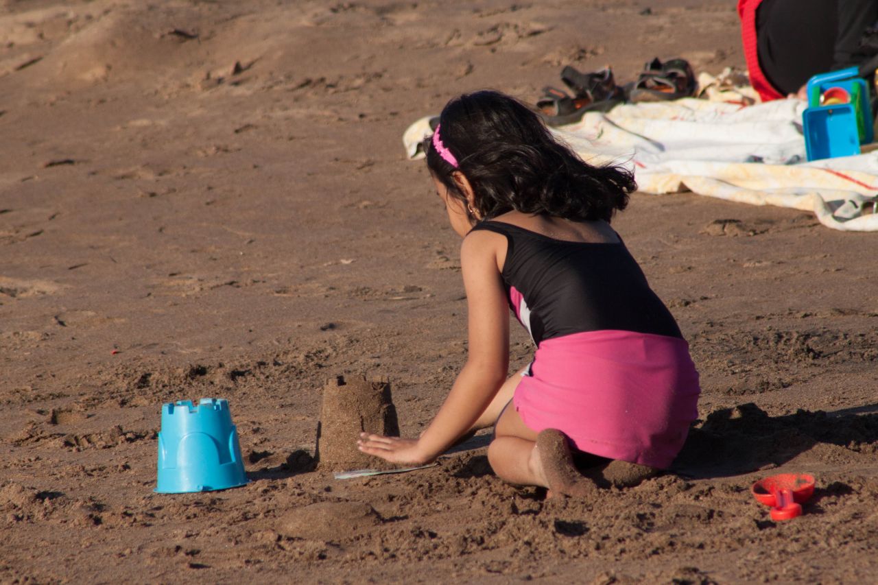 Little Girl Sand Castle Stock Free