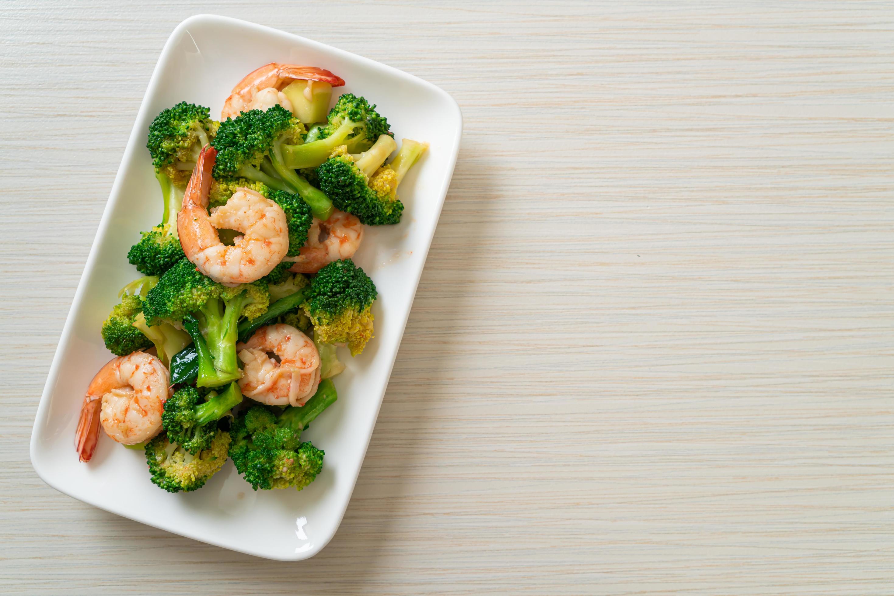 Stir-fried broccoli with shrimp – homemade food style Stock Free