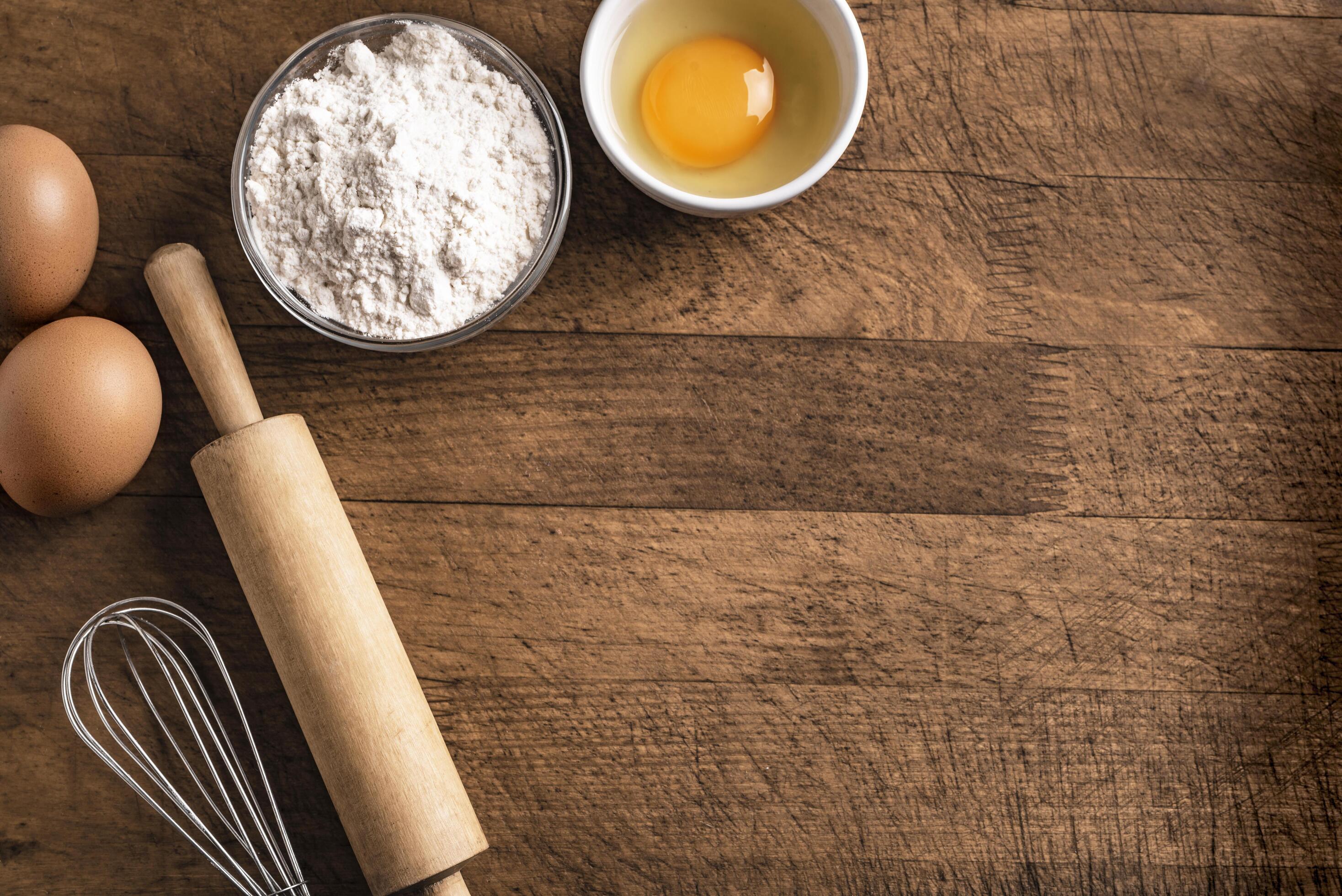 
									Baking background with flour, eggs, rolling pin. Stock Free