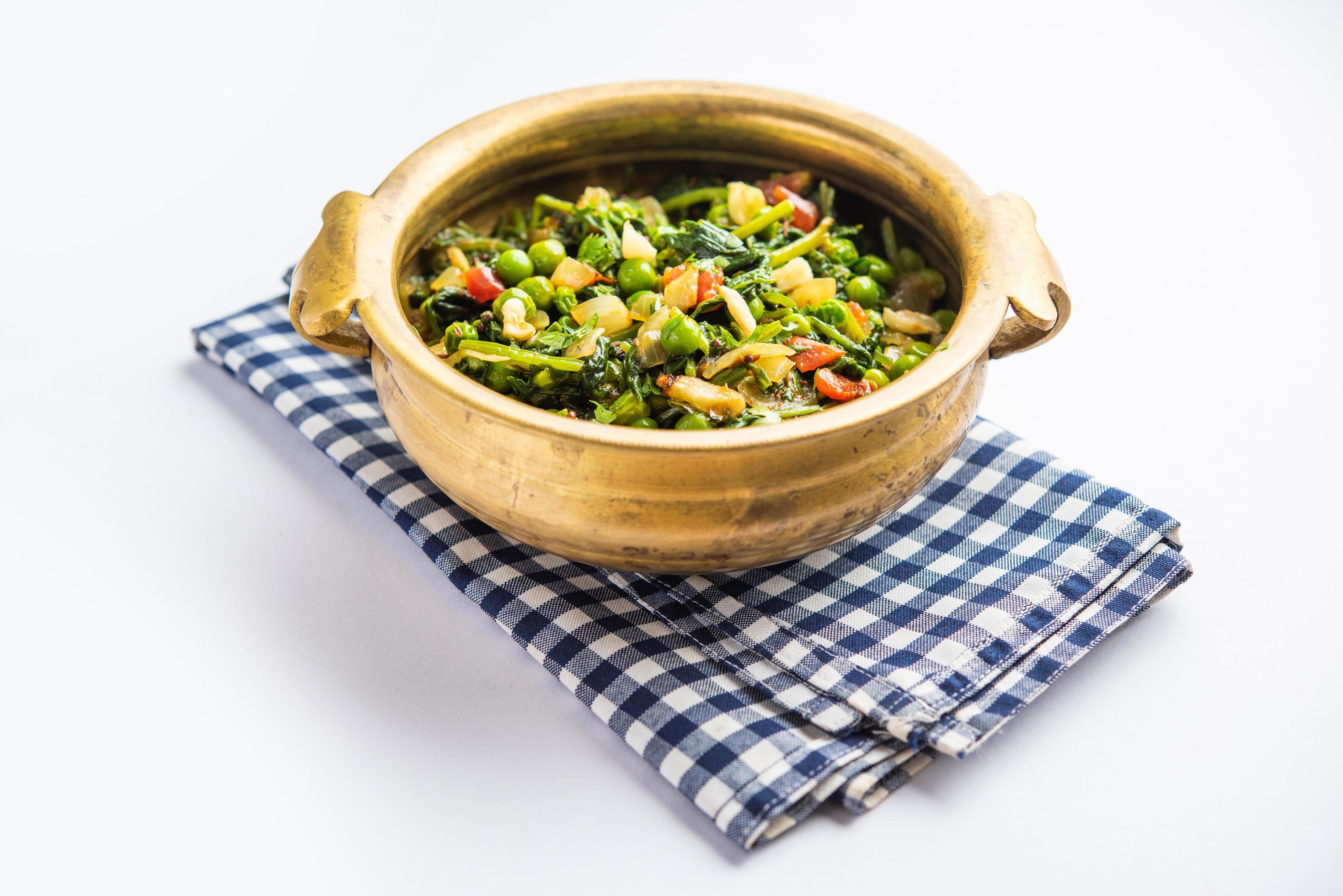 palak matar curry also known as spinach geen peas masala sabzi or sabji, indian food Stock Free