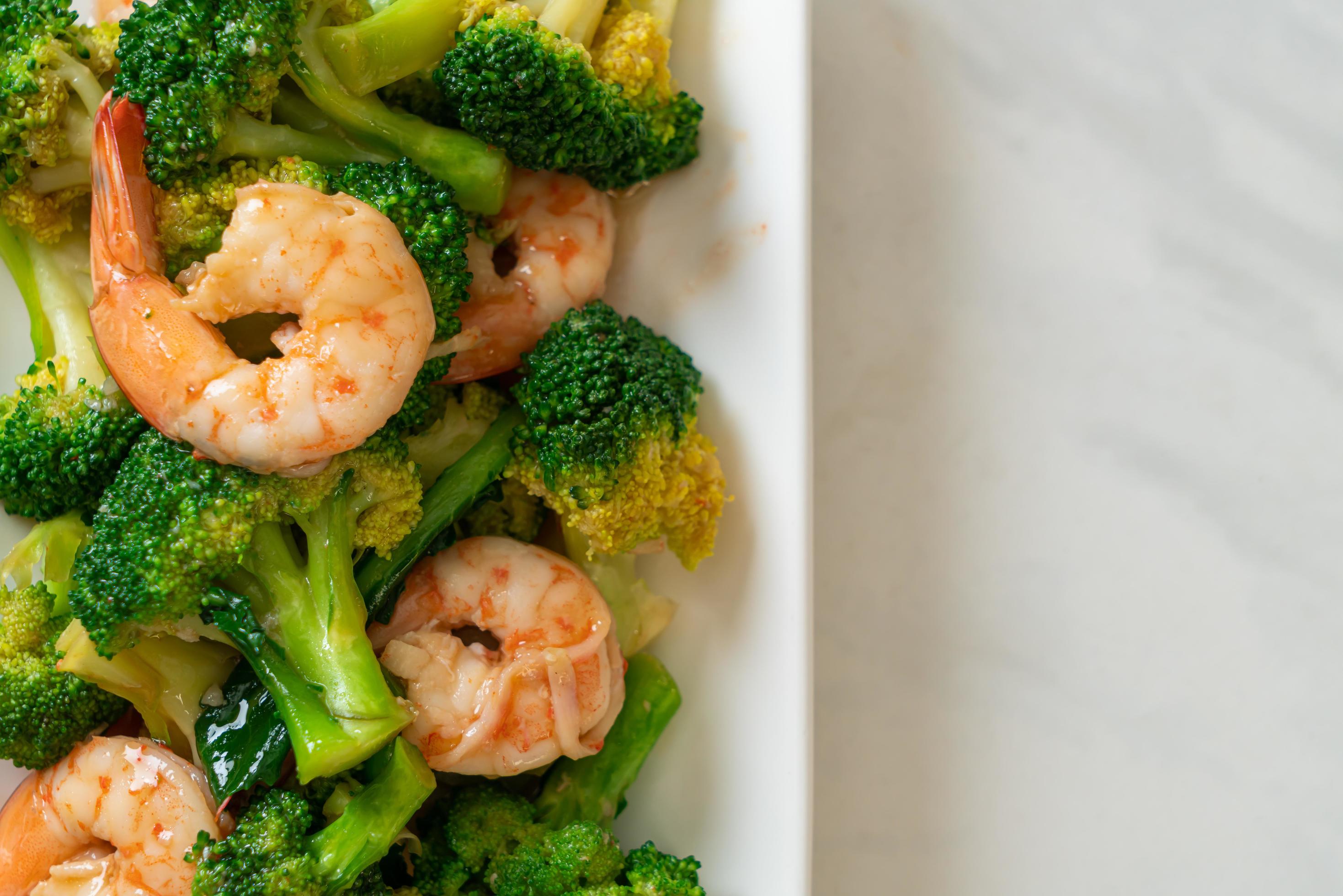 Stir-fried broccoli with shrimp – homemade food style Stock Free