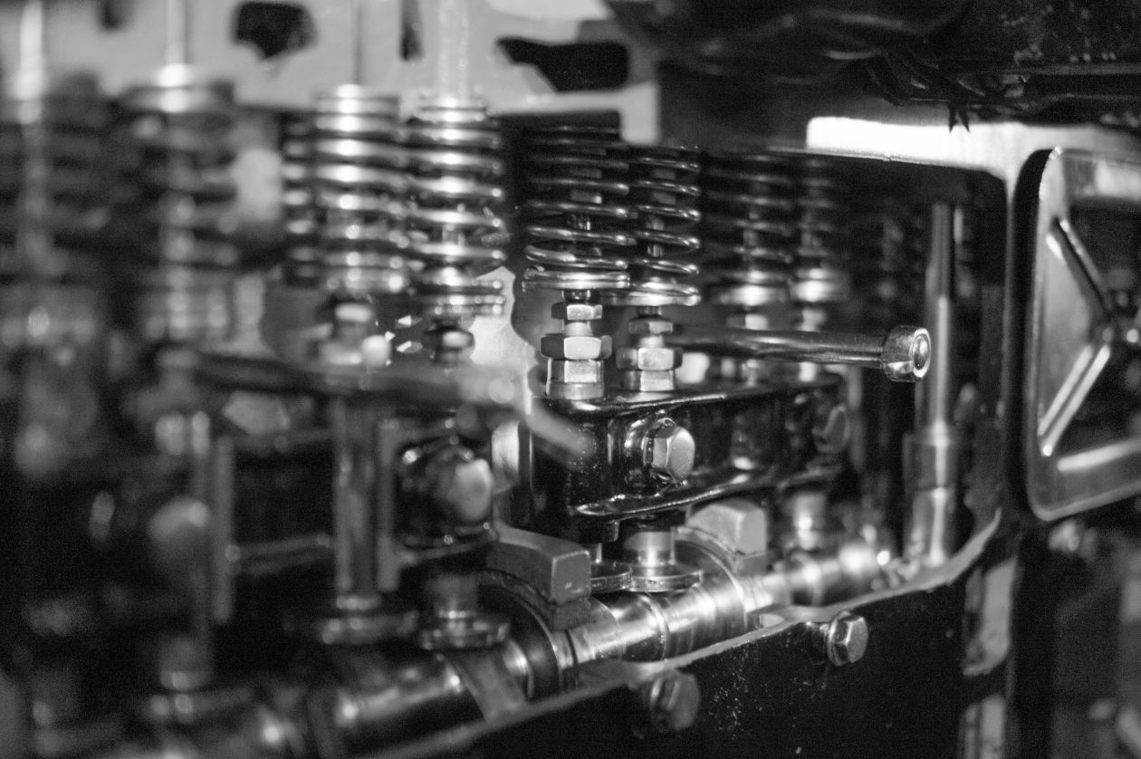 
									Car engine B&W Stock Free