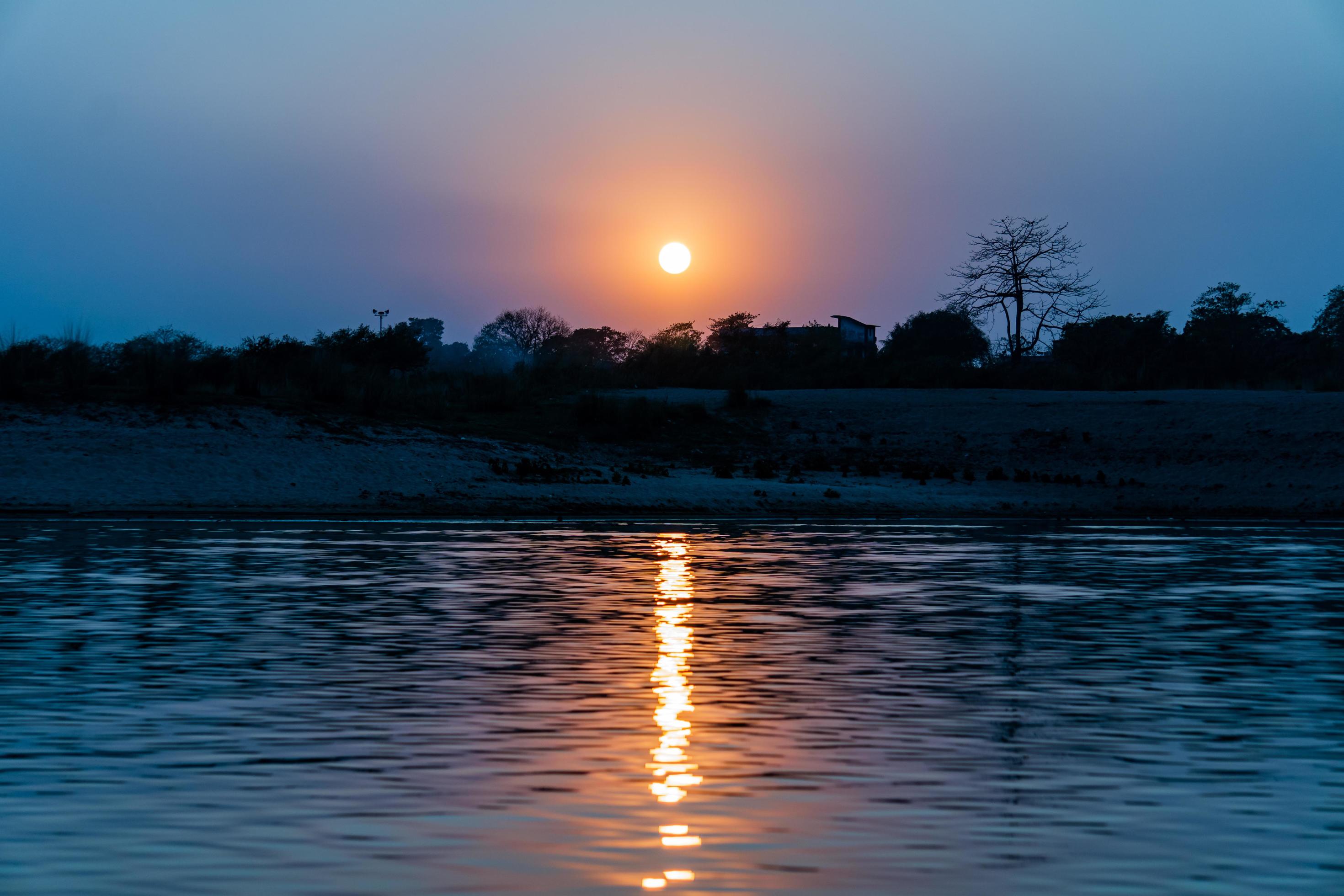 End of the afternoon, Nature, Landscape photo of a pond at sunset Stock Free