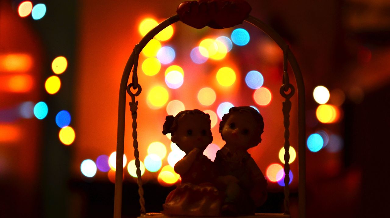 Couple On Swing Bokeh Stock Free