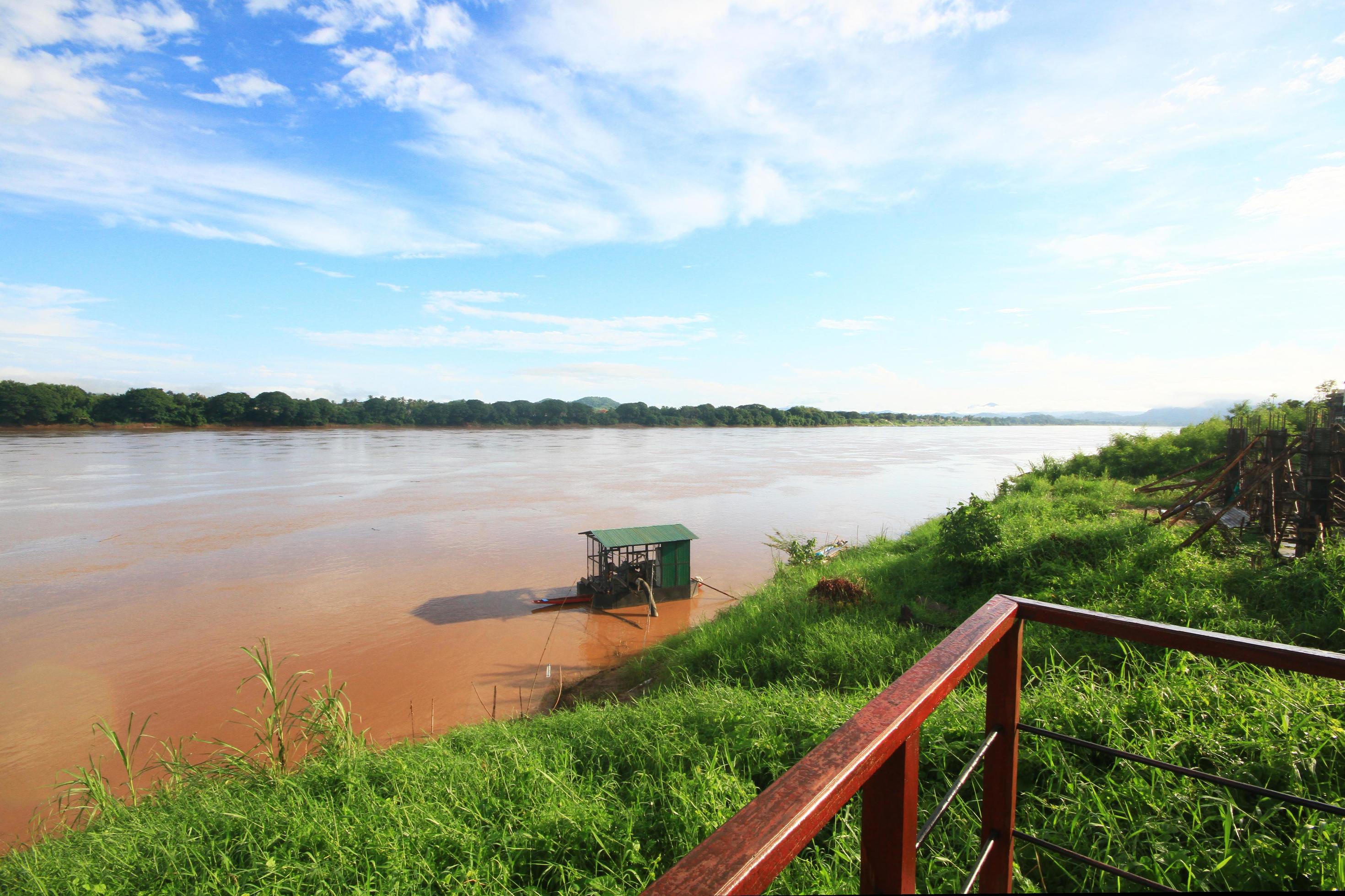 Tradition of Long tail boat and fisherman at Khong river the Thai-Laos border Chaingkhan distric Thailand Stock Free