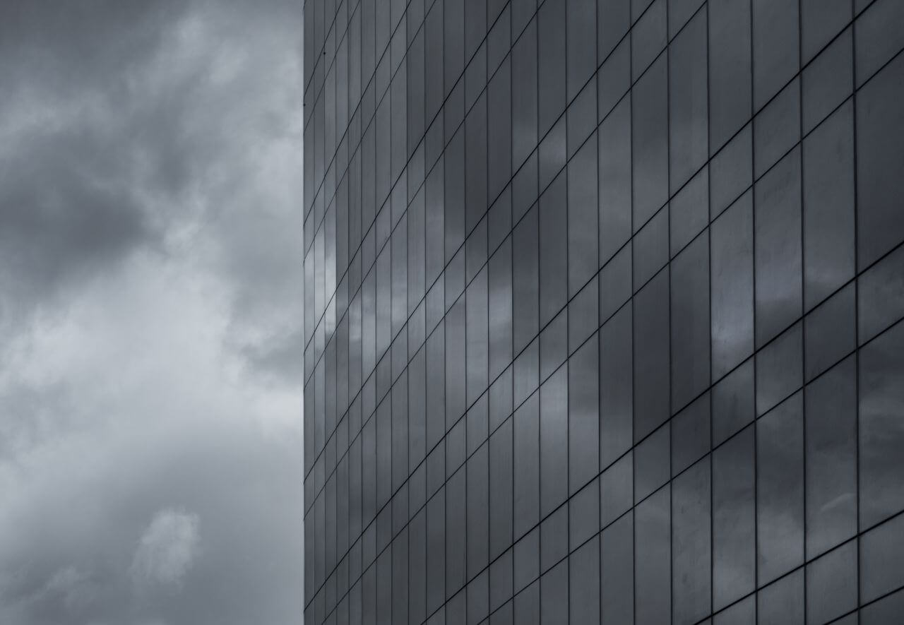 Clouds Reflecting on Skyscraper Stock Free