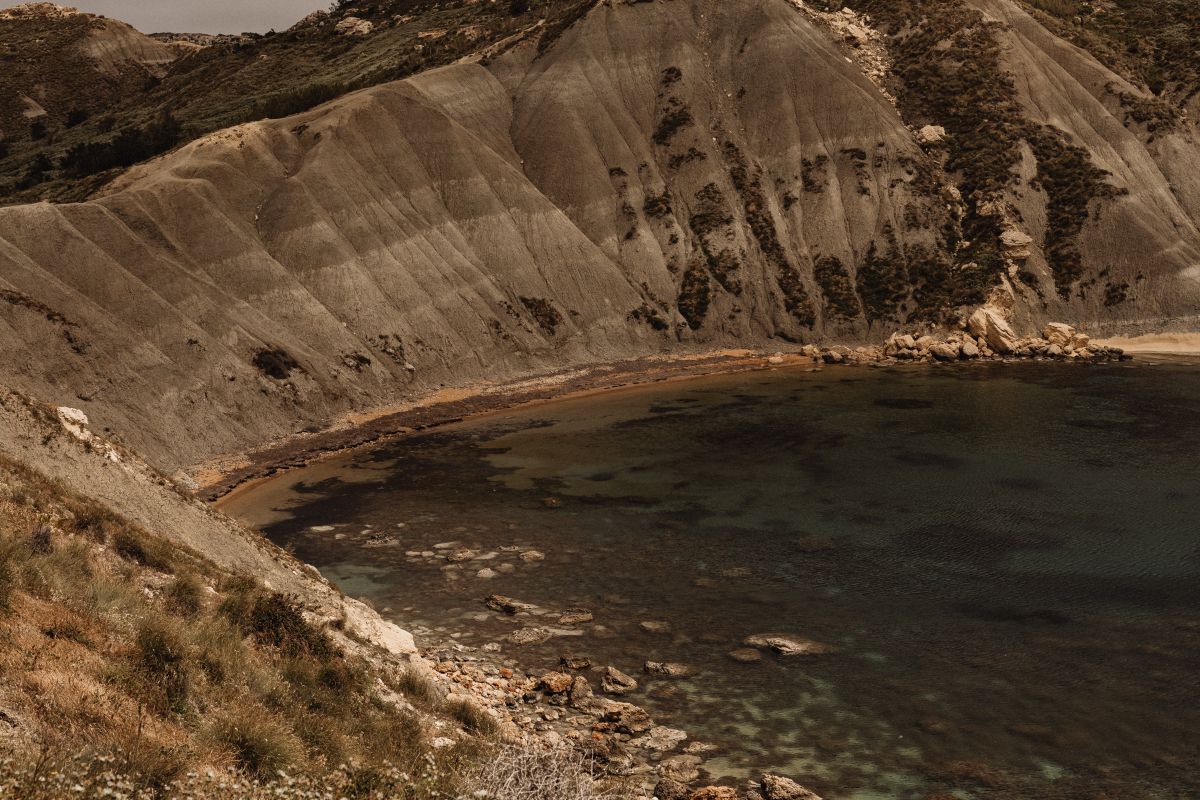 Malta’s Seaside Backgrounds – A Collection of Captivating Seascapes – Rocky Cliffs and Coastal Flora Stock Free