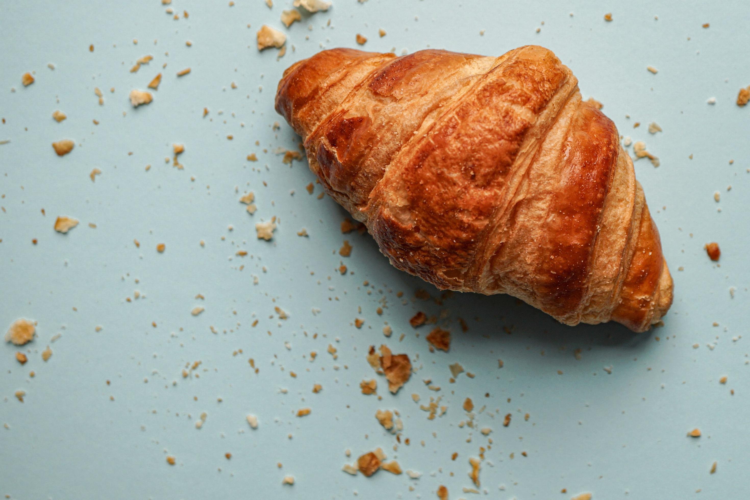 tasty croissant for breakfast or brunch, french food Stock Free