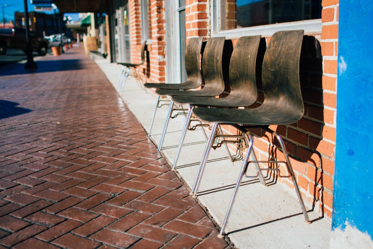 Sidewalk Vintage Chairs Brick Blue Laundromat Stock Free