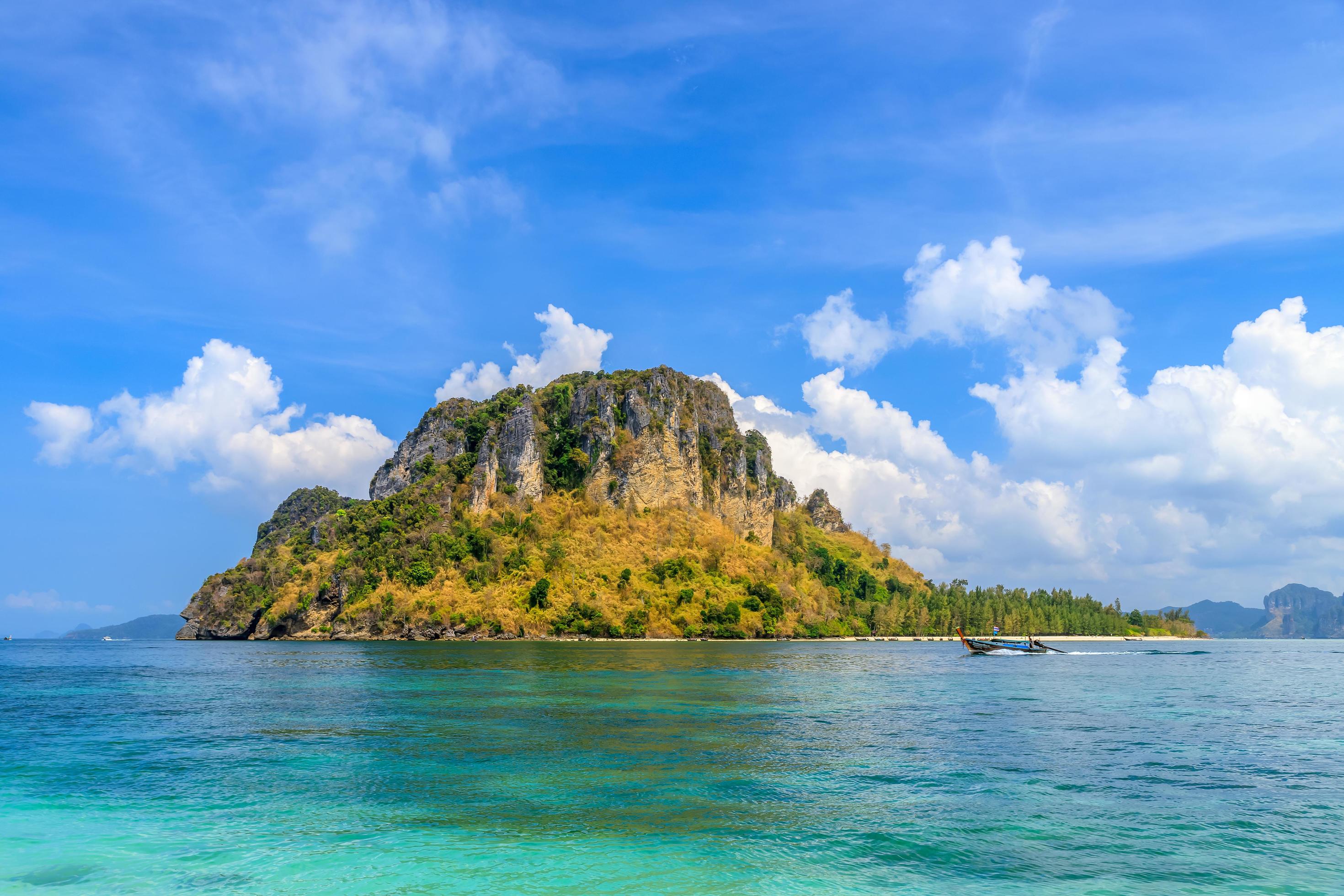 Beautiful crystal clear turquoise blue sea at Ko Tub, Ko Mor and Poda Island, Ao Phra Nang bay, Krabi, Thailand Stock Free