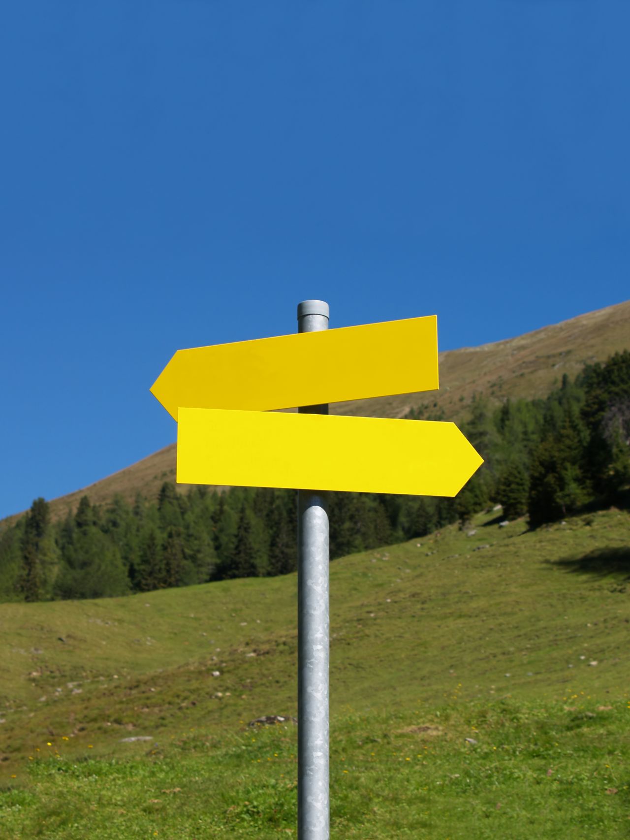 Yellow Signpost in the Mountains Stock Free