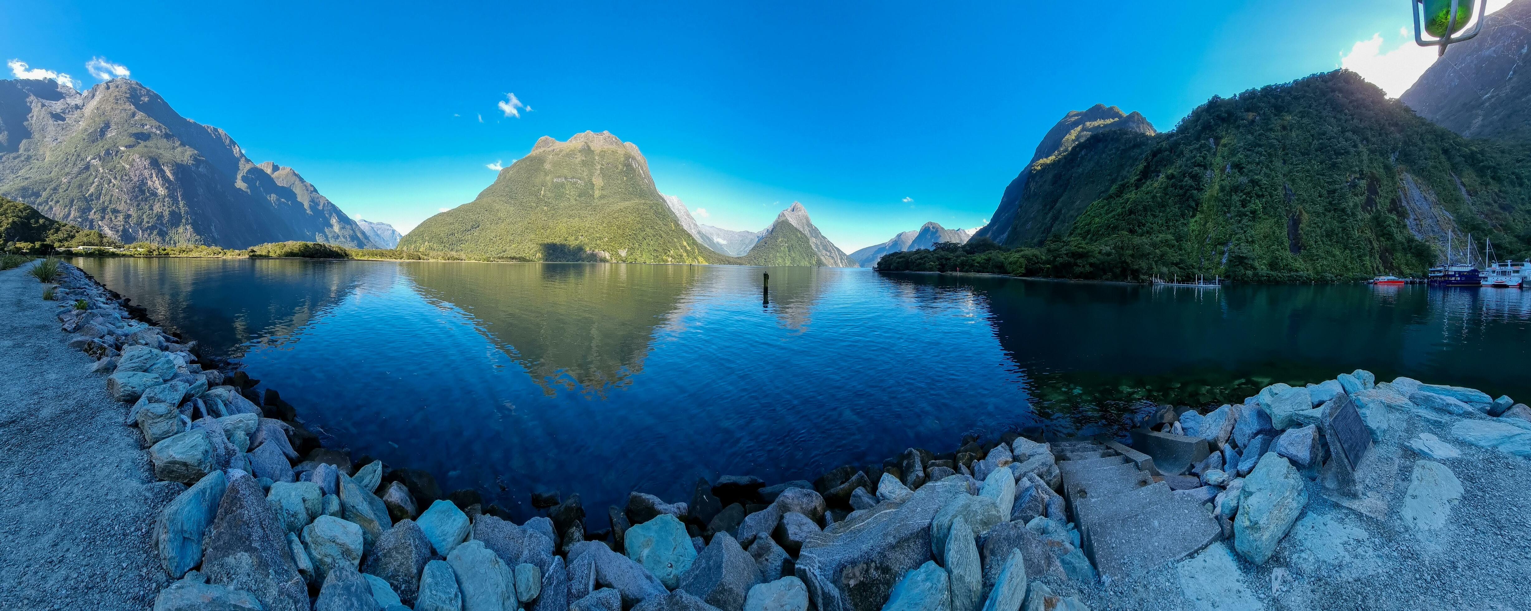 Milford Sound in New Zealand Stock Free