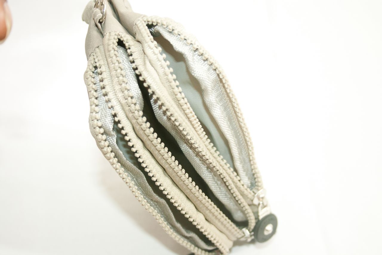 White Bag Chains Stock Free