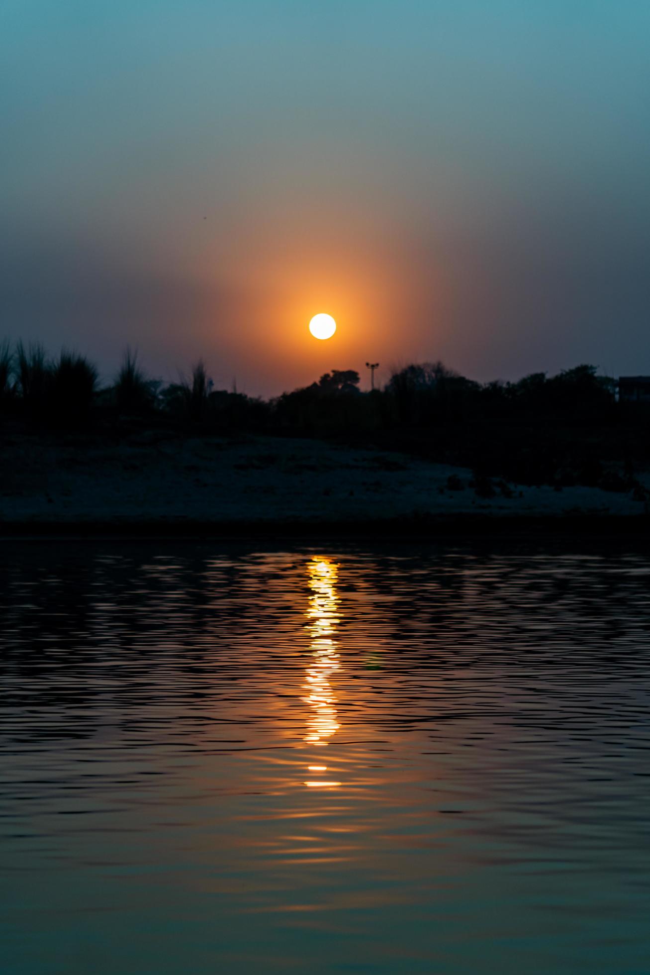 End of the afternoon, Nature, Landscape photo of a river at sunset Stock Free