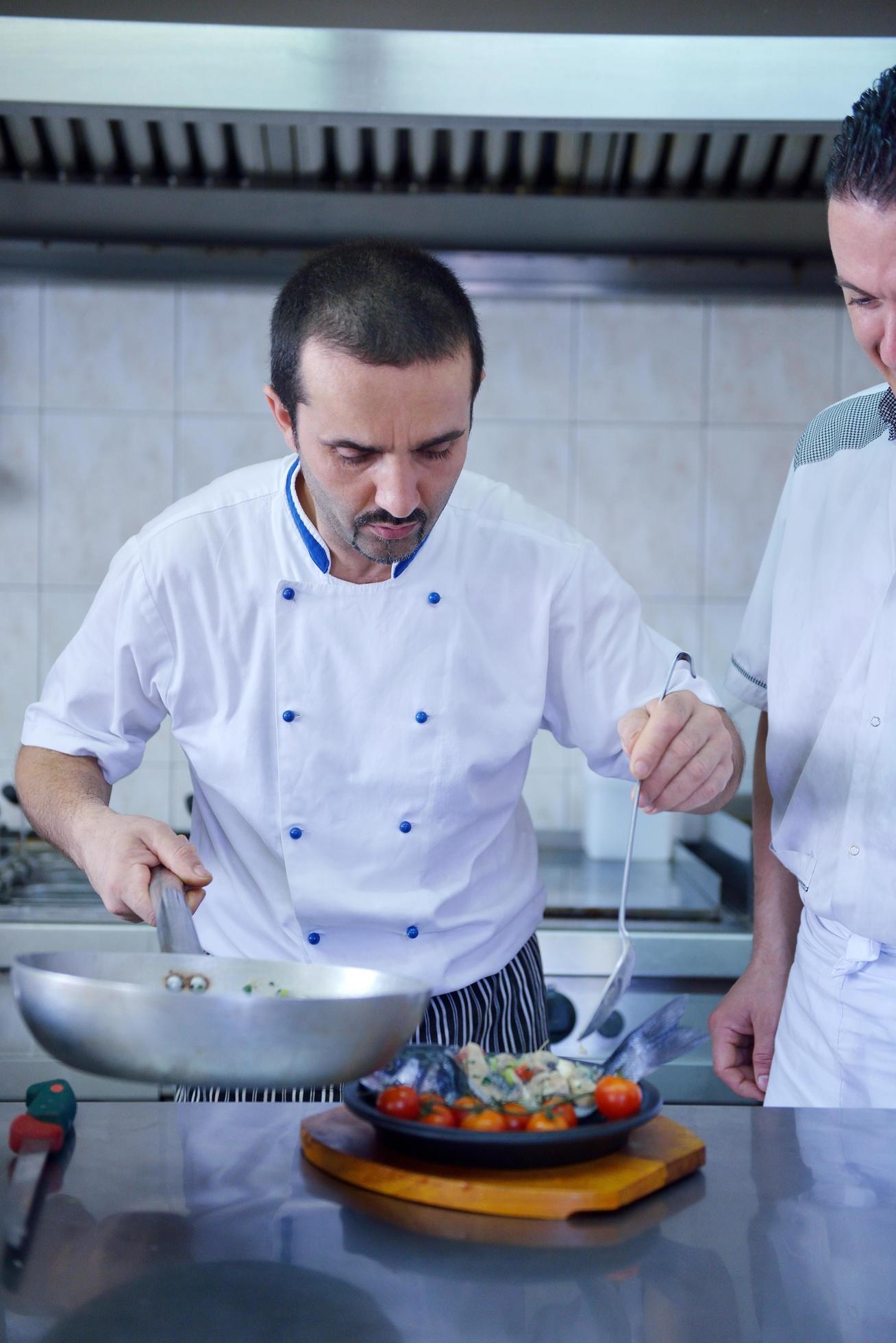 chef preparing food Stock Free