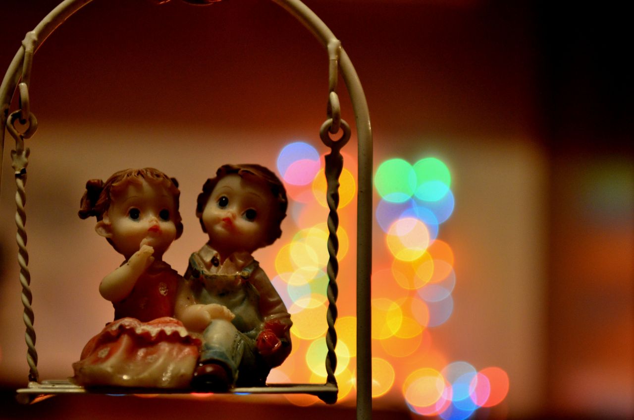 Couple Statue Bokeh Stock Free