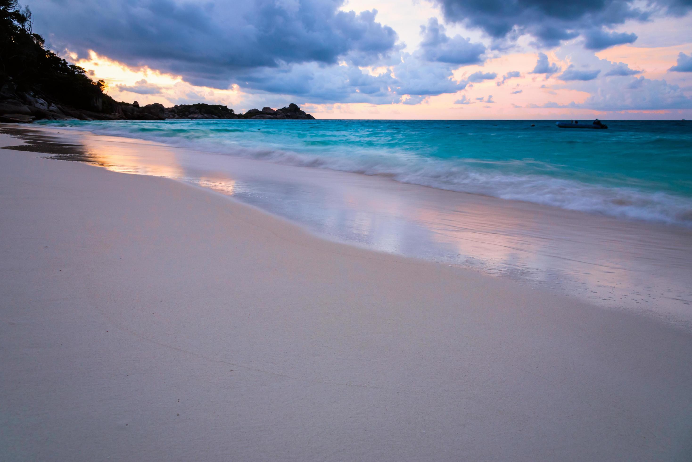 Beach and sea sunset at Koh Miang Thailand Stock Free