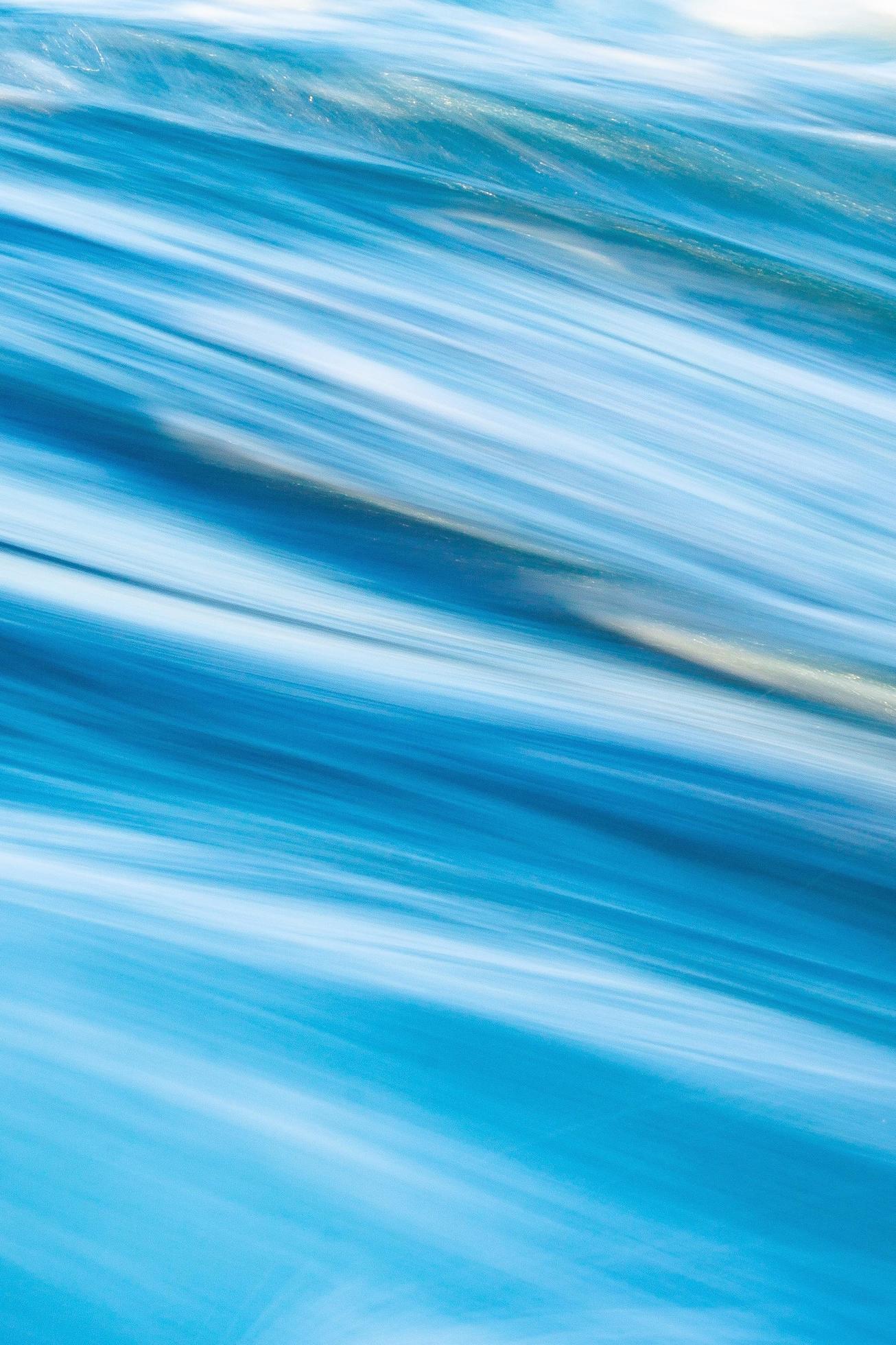 Long-exposure of ocean waves Stock Free