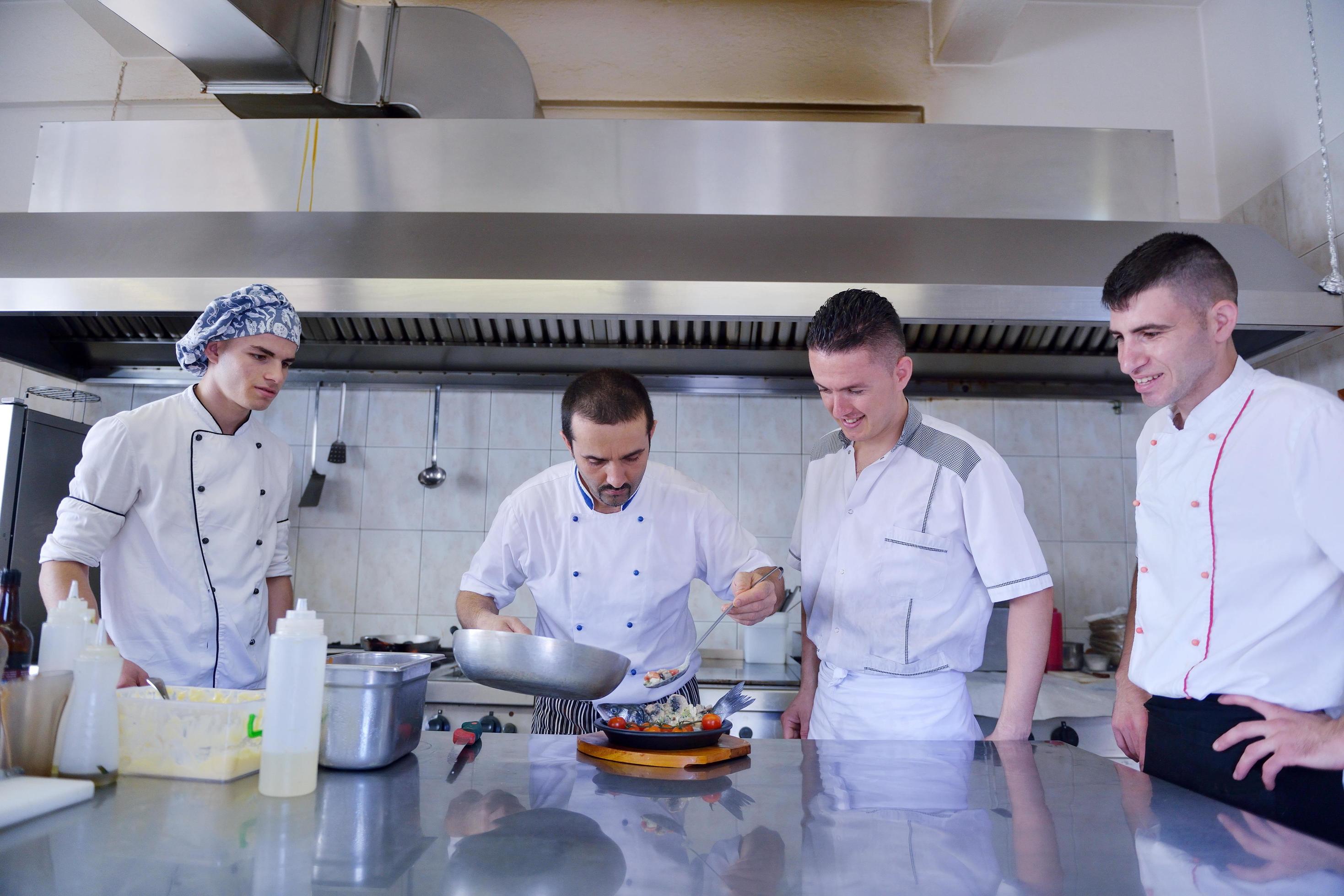 chef preparing food Stock Free