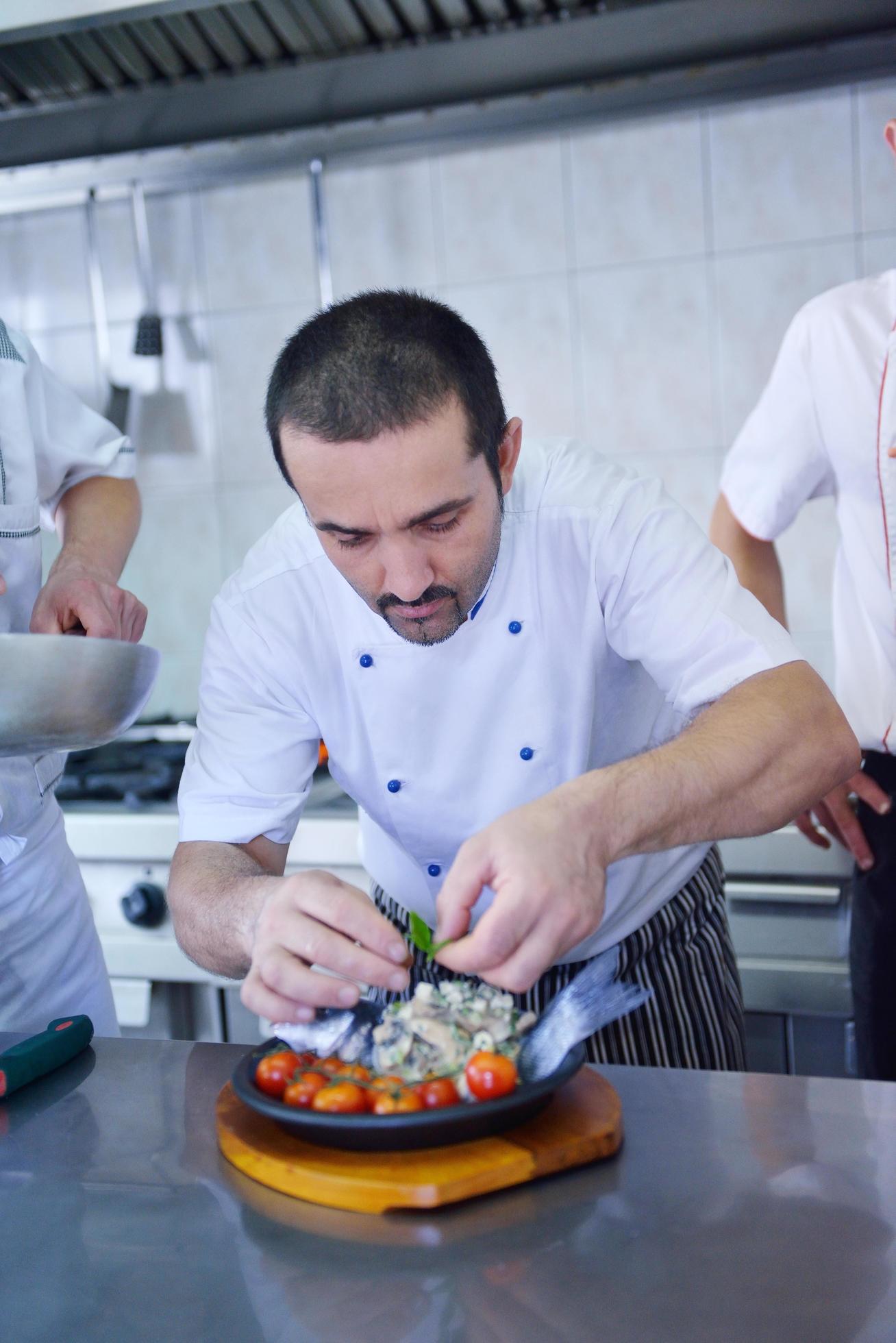 chef preparing food Stock Free