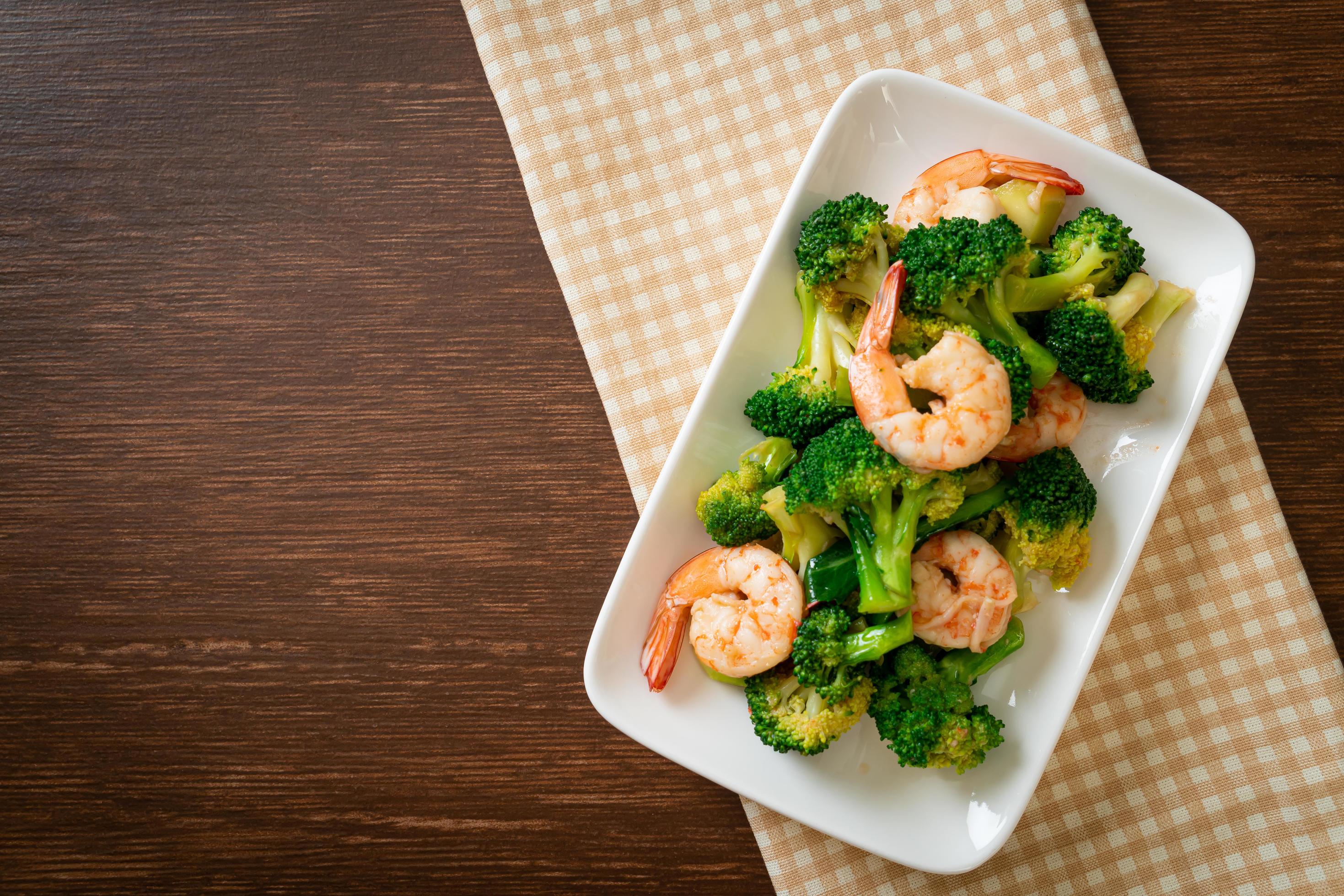 Stir-fried broccoli with shrimp – homemade food style Stock Free