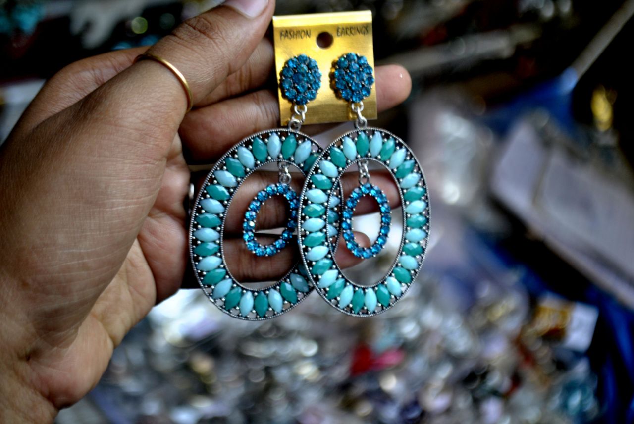 Earrings Market Stock Free