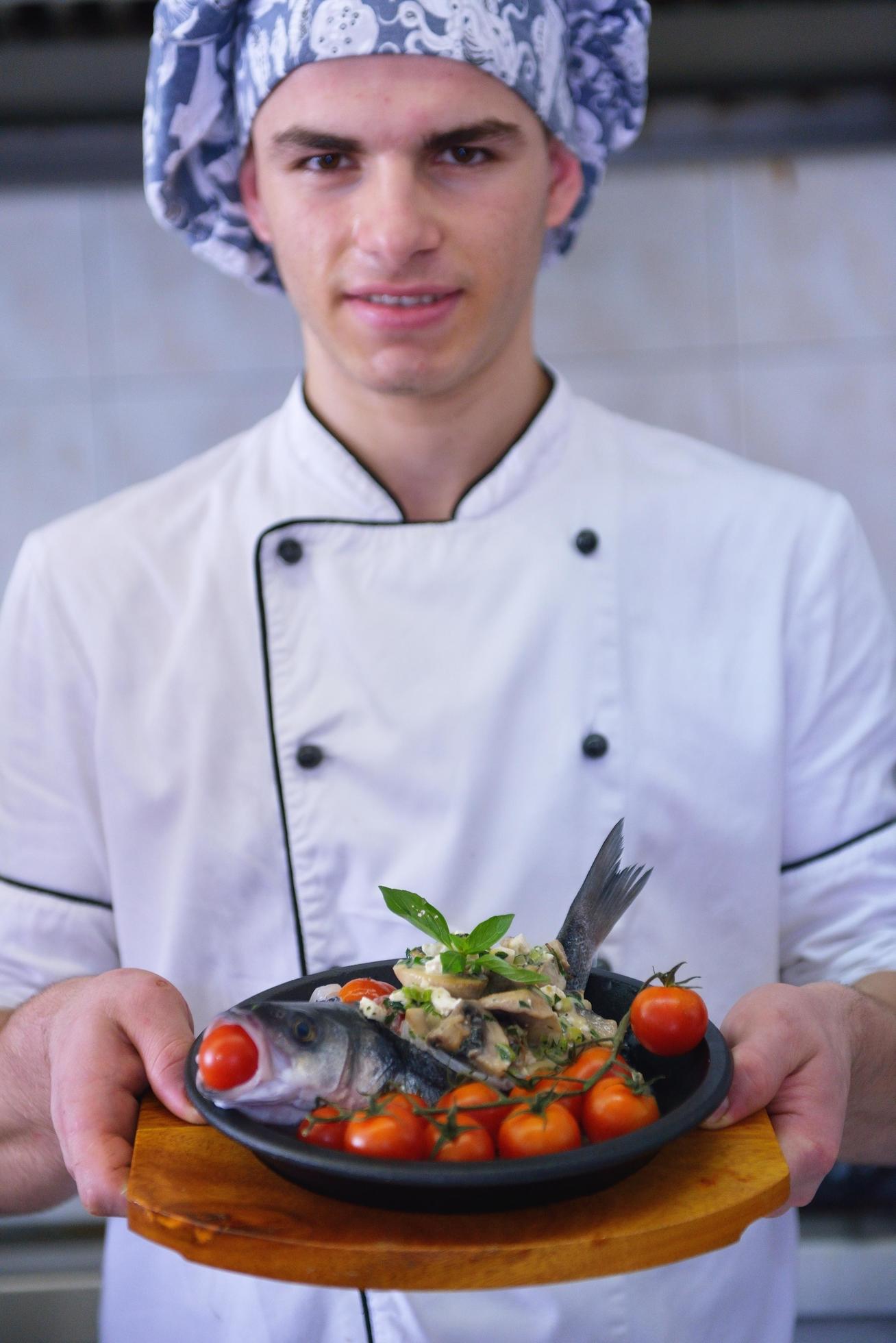 Chef preparing food Stock Free