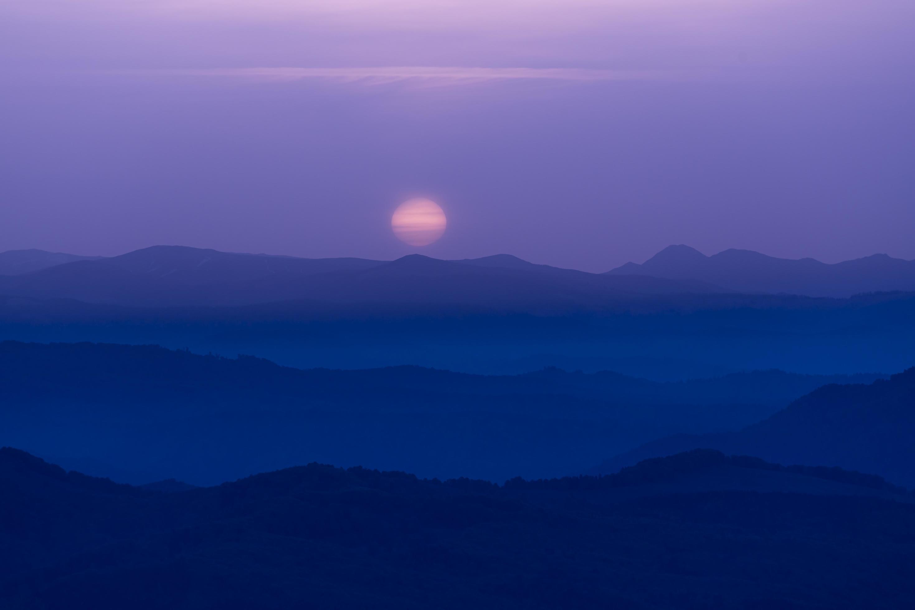 Silhouette of mountains during sunset Stock Free