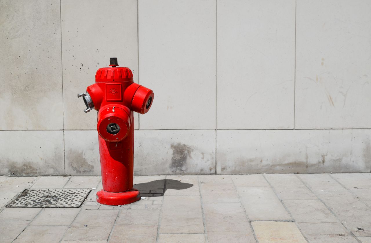 Red fire hydrant Stock Free