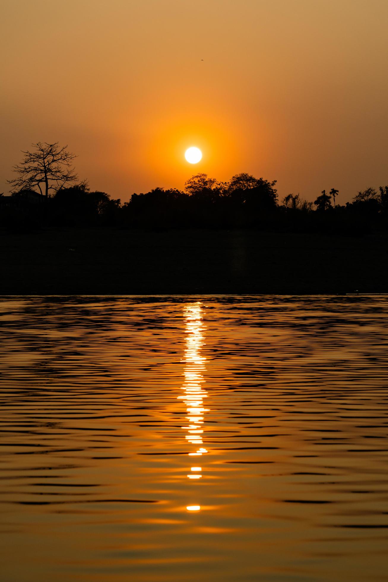 End of the afternoon, Nature, Landscape photo of a river at sunset Stock Free