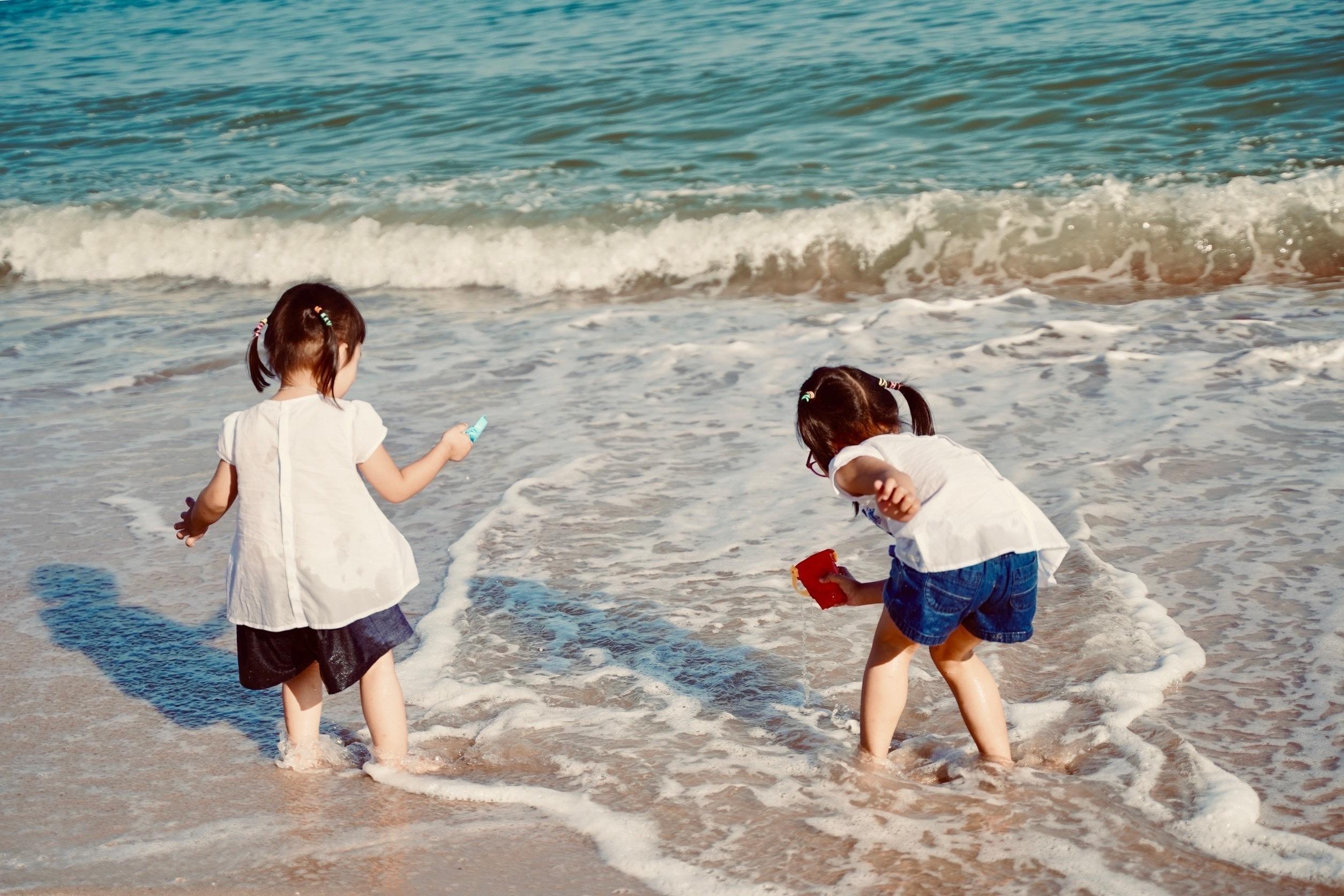 happy family on the beach Stock Free